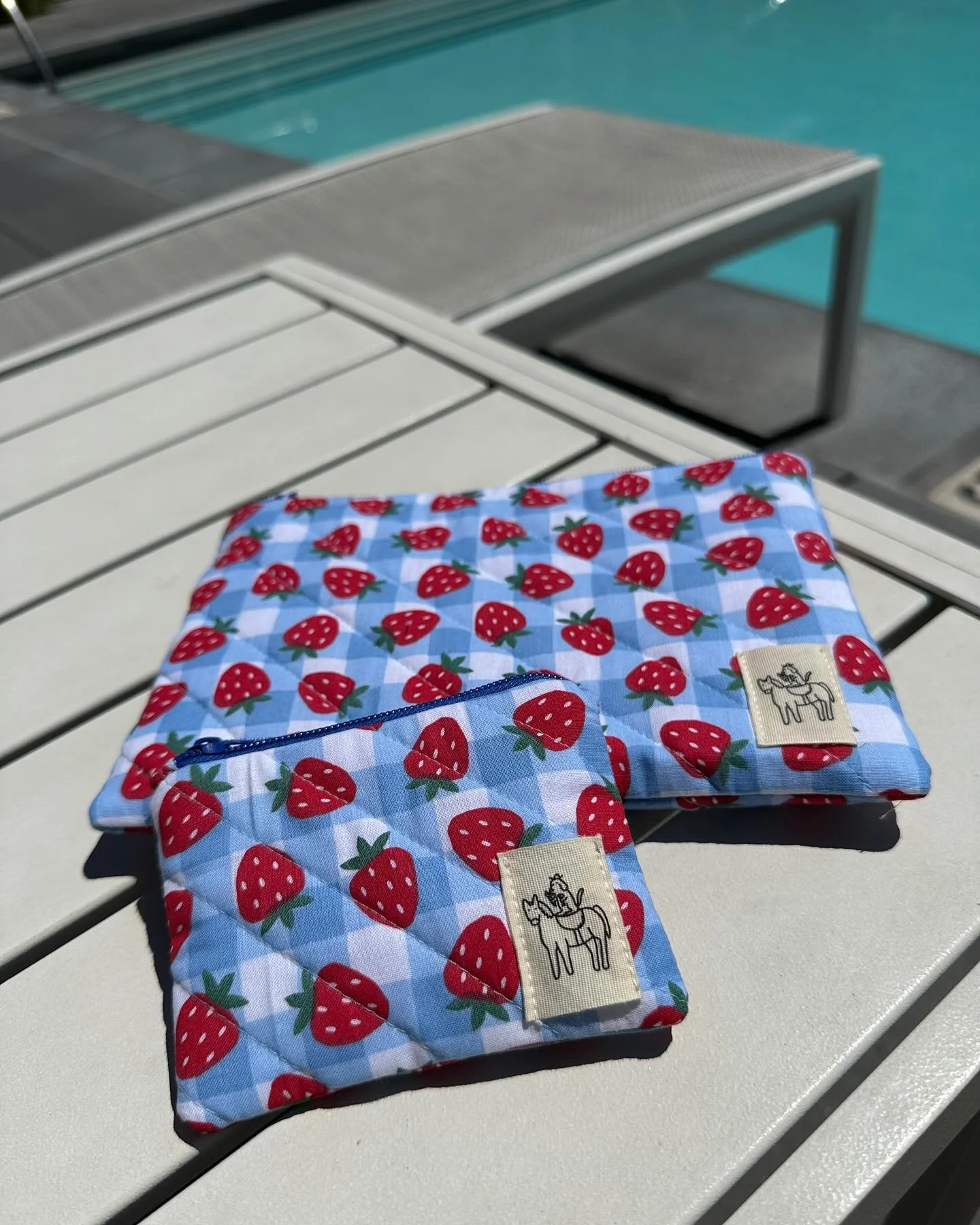 It&rsquo;s berry season 🍓 

dm to order &amp; for size guide

#toiletrybag #smallpouch #mediumpouch #strawberry #summer #makeupbag #pouchforbag