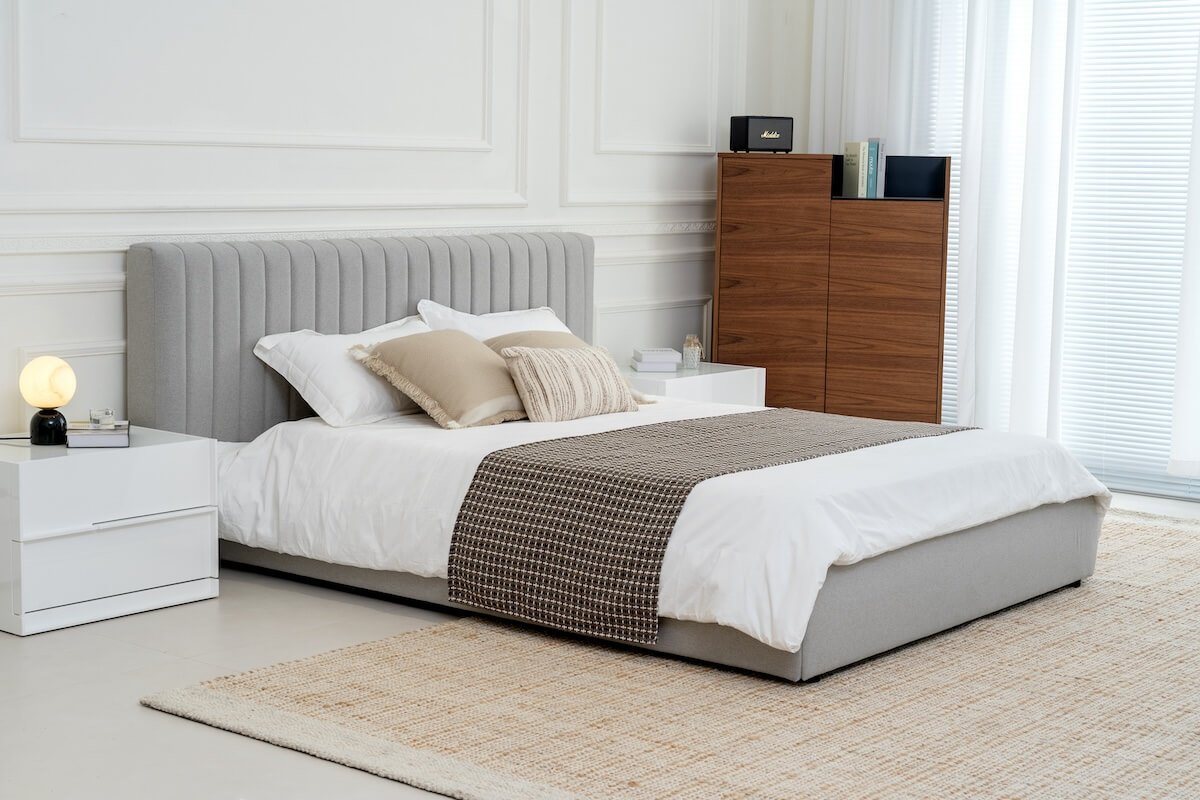 bohaus-alora-bed-silver-4.jpg