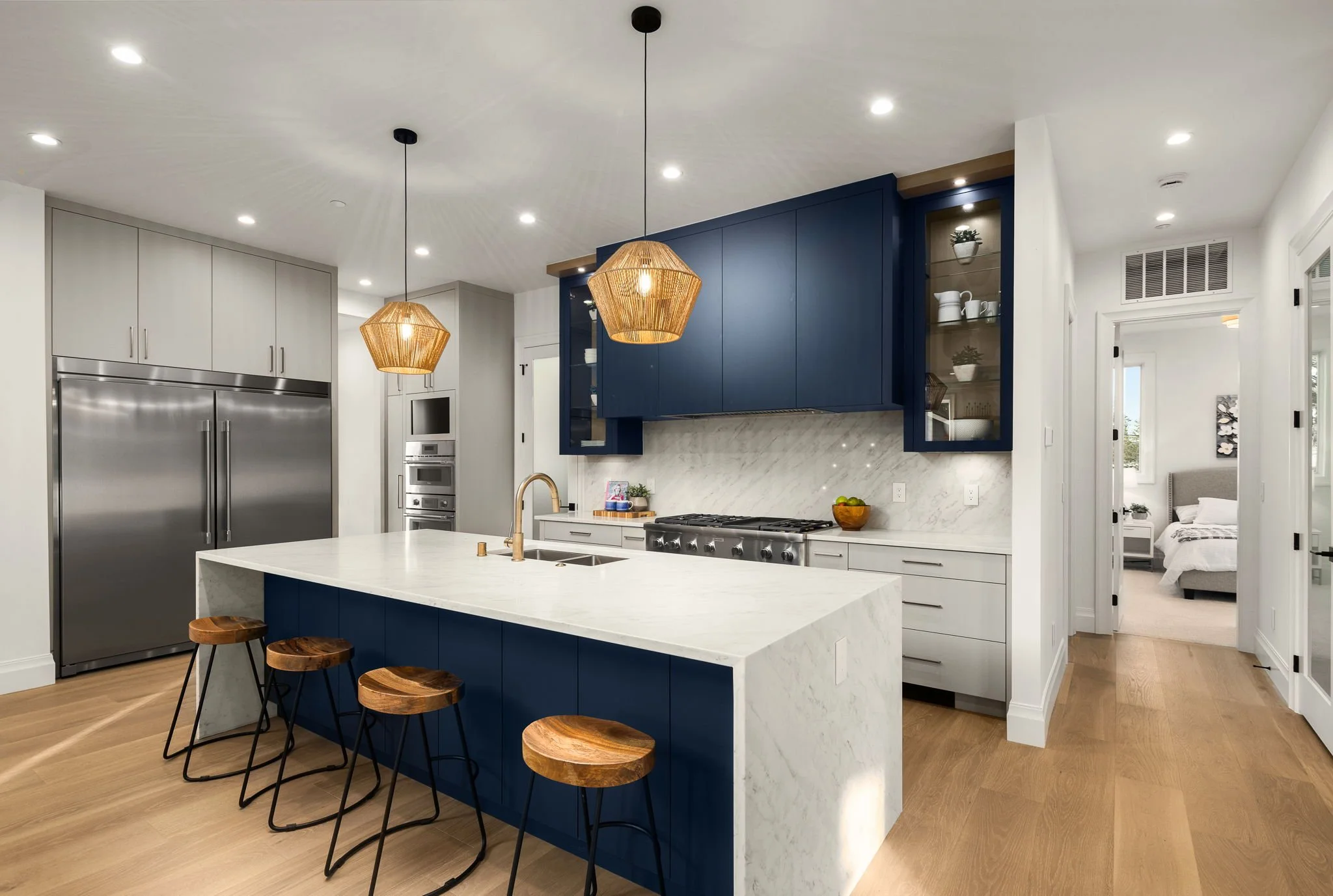 12-web-or-mls-1604-164th-pl-ne.jpg