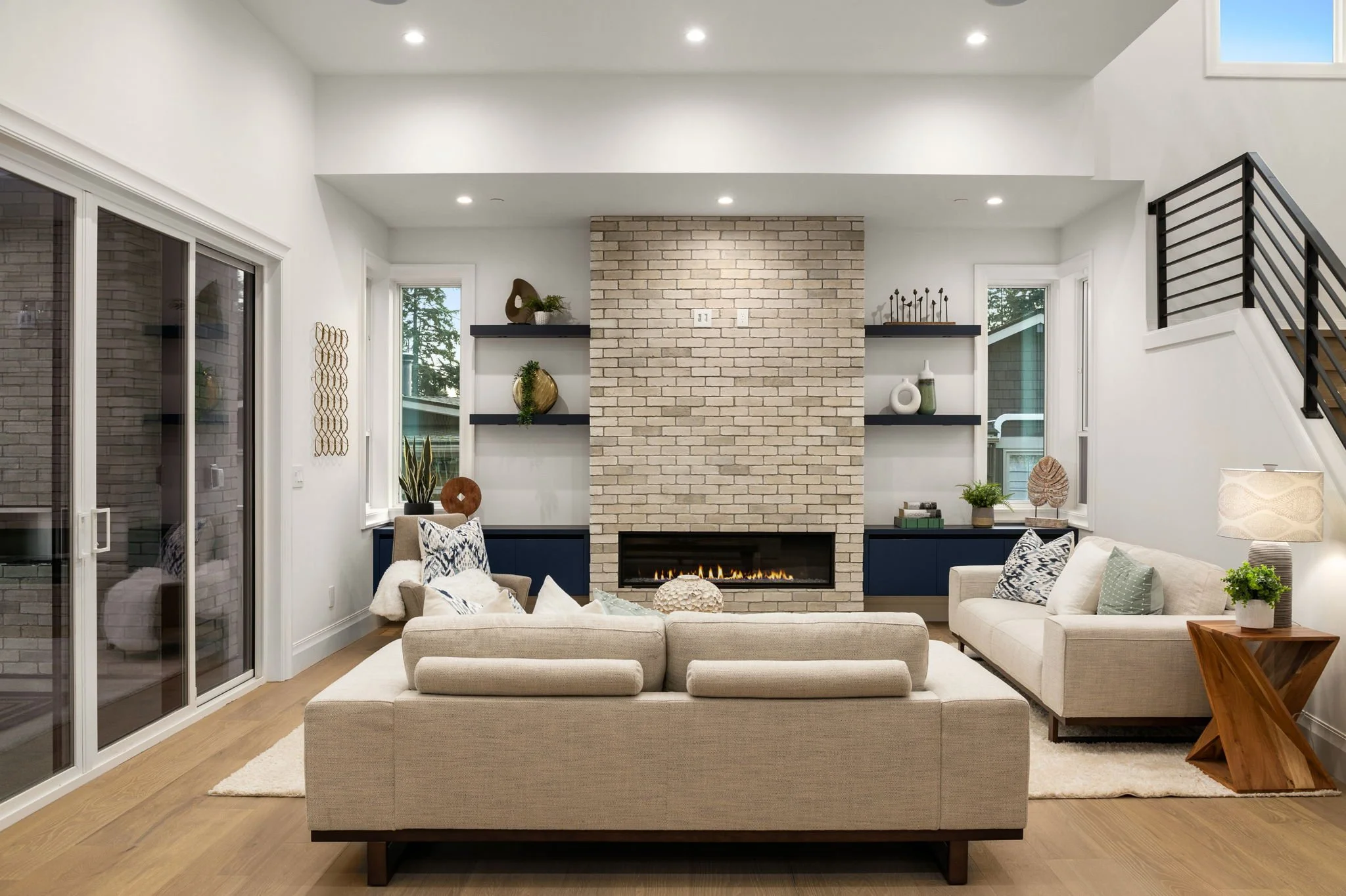 8-web-or-mls-1604-164th-pl-ne.jpg