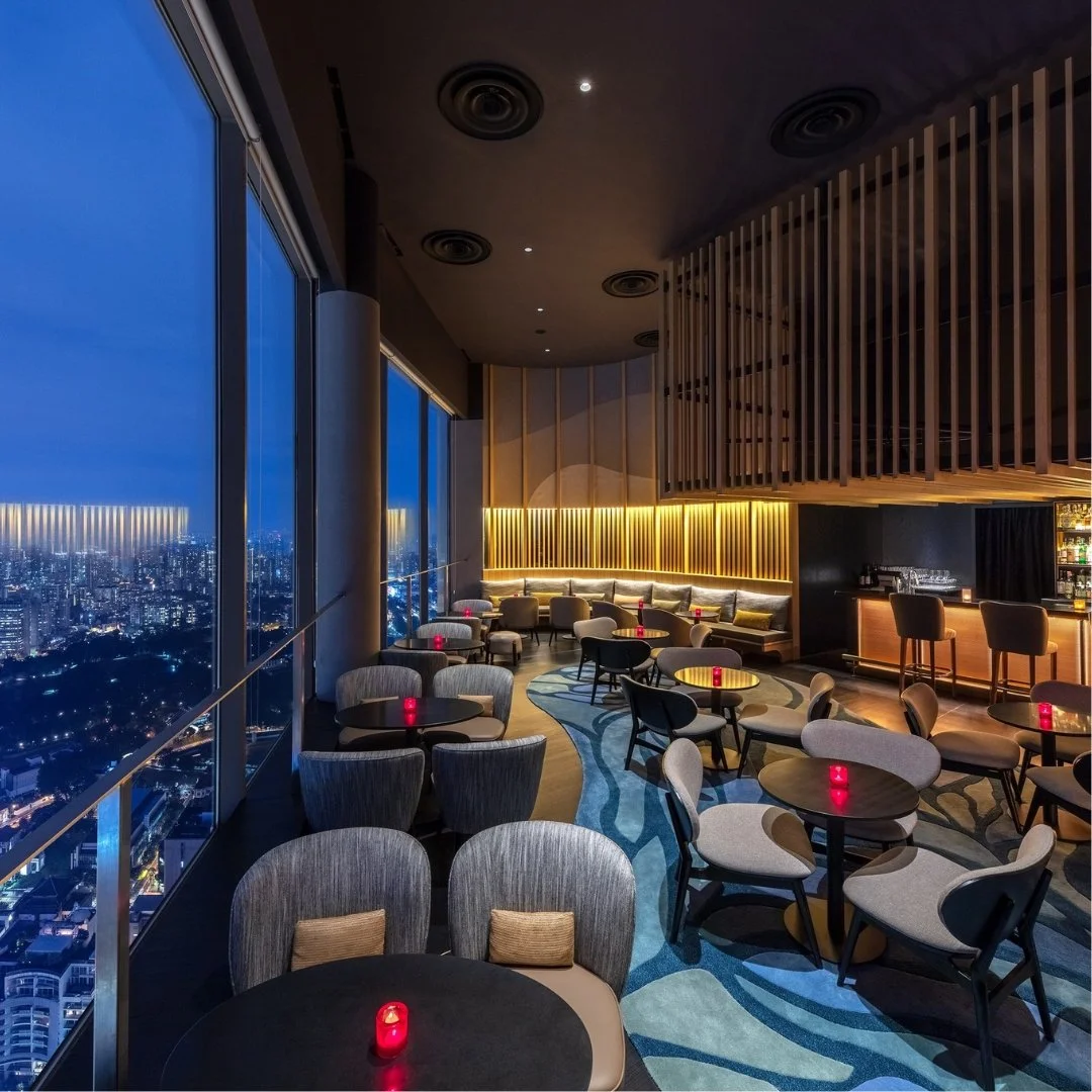 Your front row seats to the city, 70 floors above it all.

#SKAIBar