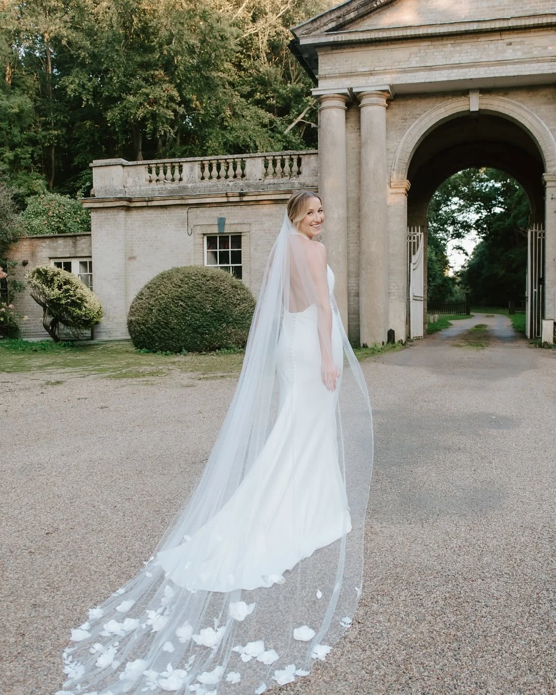 M + R serving pure editorial vibes 🤍

Maddy&rsquo;s dreamy veil, the soft light, every little detail &mdash; absolute chef&rsquo;s kiss. The whole day was an aesthetic dream from start to finish. 

Are you getting married in 2026 or 2027? Let&rsquo;