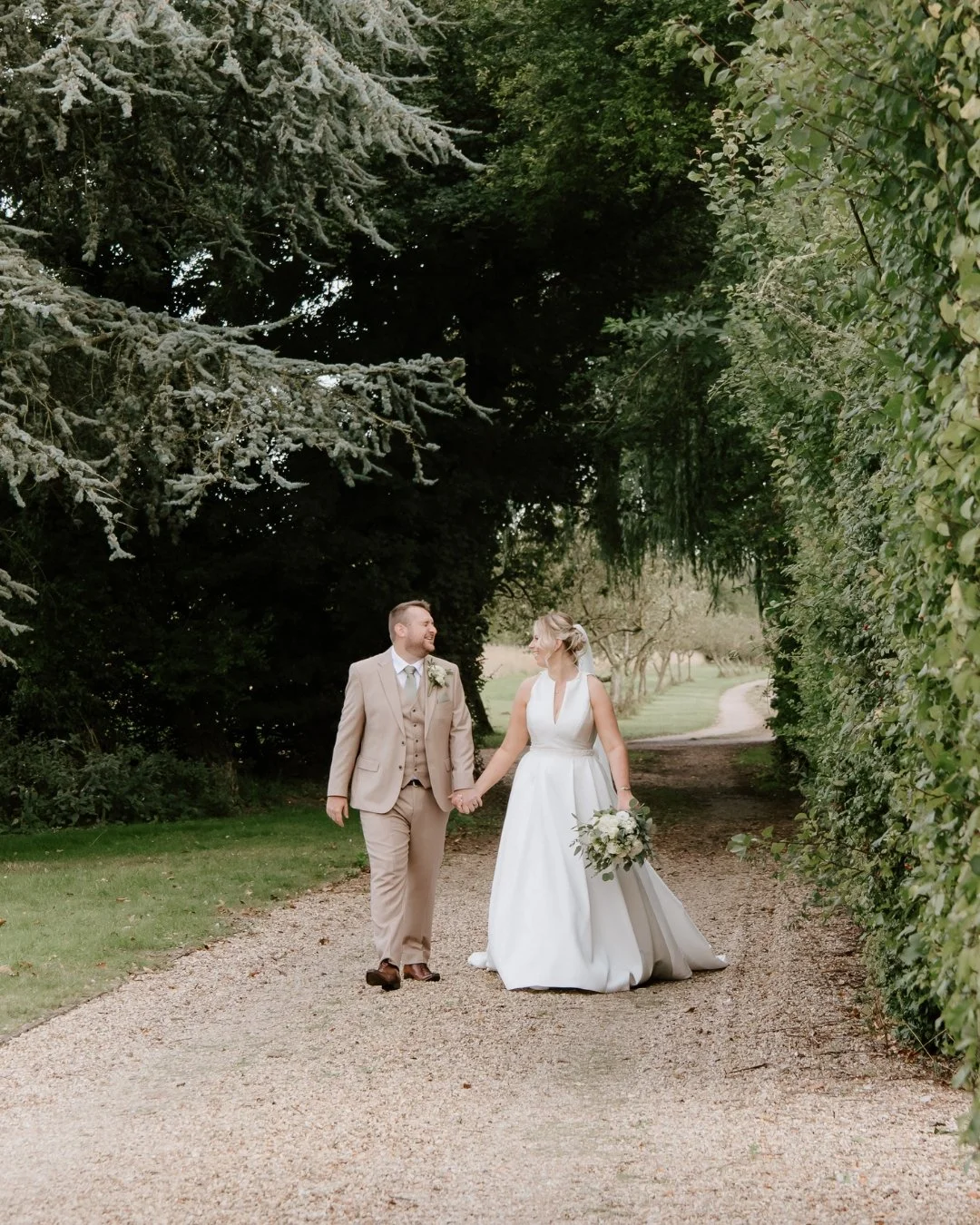 L &amp; N just casually strolling into married life&hellip; 
The easiest, dreamiest frames, nothing forced, just them being completely in the moment

Photography: @photographyolivebranch
Venue: @hautboishall
Content: @_social_scenes
Bride: @lydiaingl