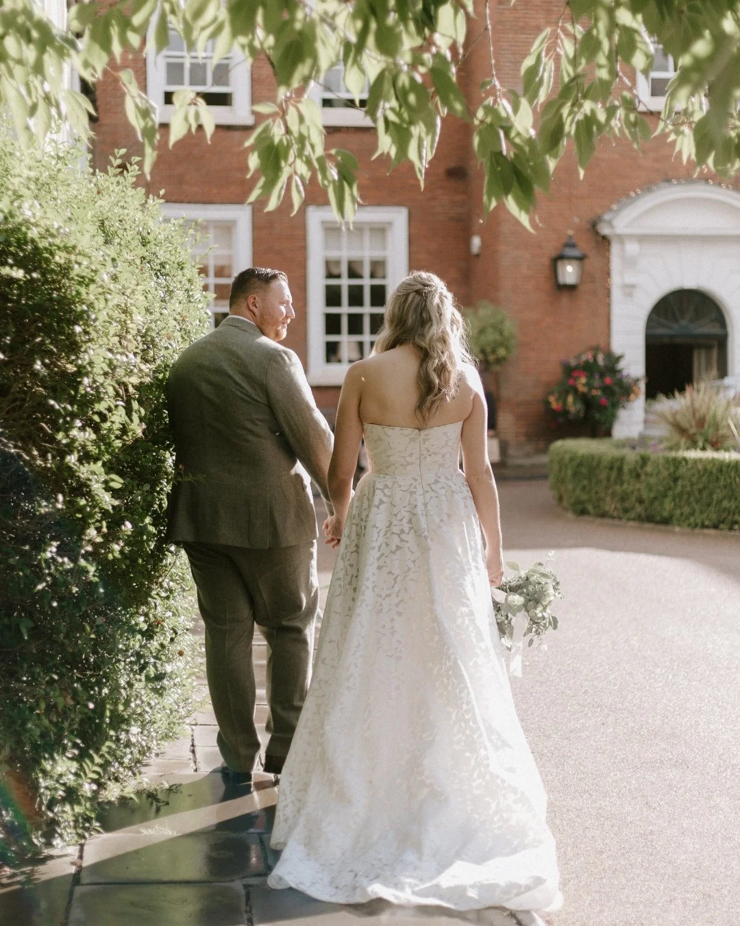 A little bit of love on the grid for this wonderful pair, L &amp; J at The Assembly House 🤍

The rain stopped for literally 10 minutes so we could get these frames&hellip; and you&rsquo;d never know. Look at those blue skies! An absolute gift. 

📸 
