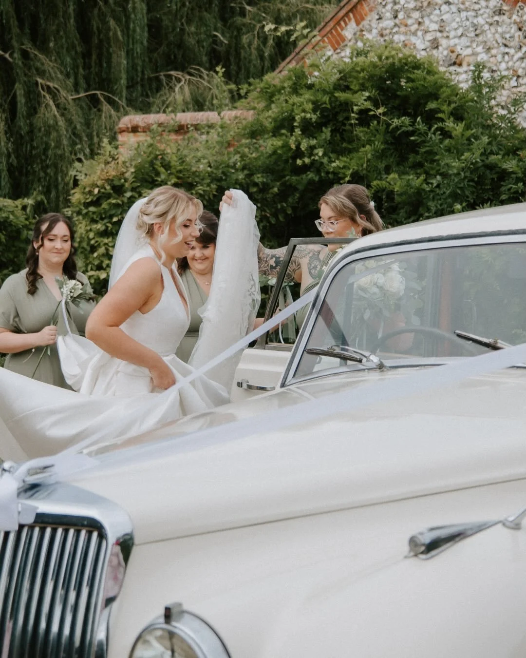 A day full of love, laughter, and unforgettable memories. ✨🤍

If you&rsquo;re planning your own wedding and looking ahead to 2026 or 2027, you can get in touch with me via the link in my bio for enquiries.

📸 Photography: @photographyolivebranch

#