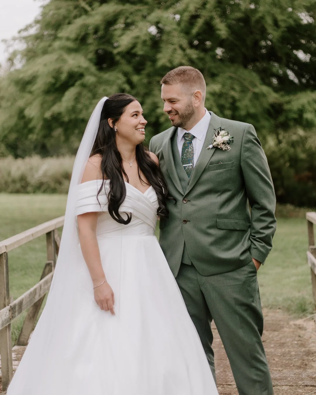A Valentines day throwback A + D at @norfolkmead 🤍
All the dreamy green tones for the dreamiest day, soft, calm, and full of those little moments that just felt right.

My 2026/27 diary is open for wedding bookings, enquire via the link in my bio if