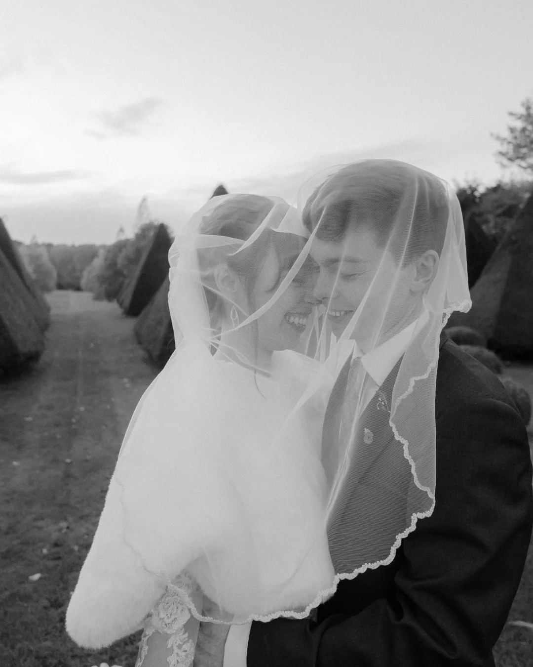 A + F and that veil moment&hellip; I simply can&rsquo;t resist 🤍
One of those little in-between moments that says everything, effortless, emotional, and so them.

If you&rsquo;re looking for a documentary-style wedding photographer for 2026/27, my d