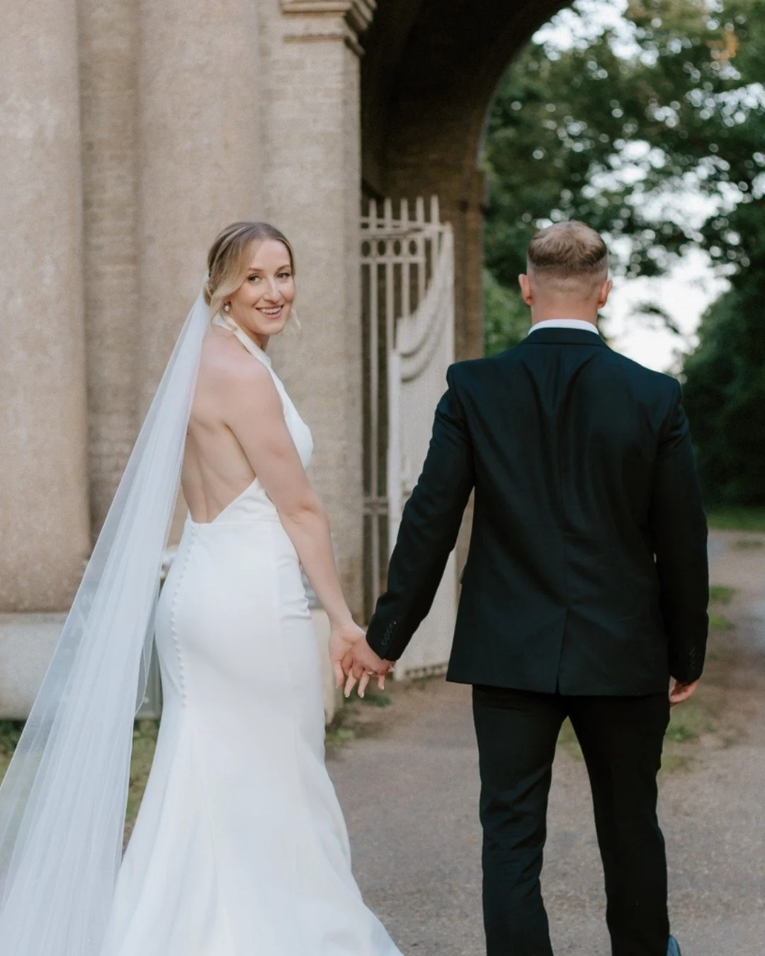 Some portrait moments of M &amp; R 🤍

Nothing overdone, just the two of them taking a minute together and it looking this good. Calm, natural, and completely them&hellip; my fave kind every time.

My 2026/27 diary is open &mdash; enquire via the lin