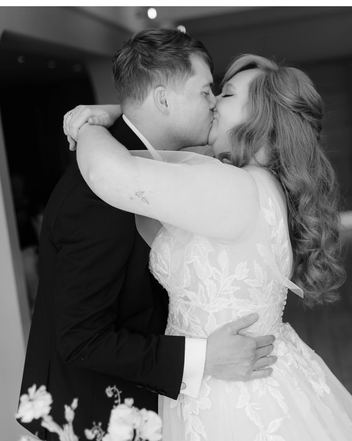 Ceremony shots&hellip; here for them, love them, breathe them 🤍
Easily some of the most magical moments of your whole day. The anticipation, the looks, everything all happening at once&hellip; A &amp; J never disappoint.

My 2026/27 diary is open &m