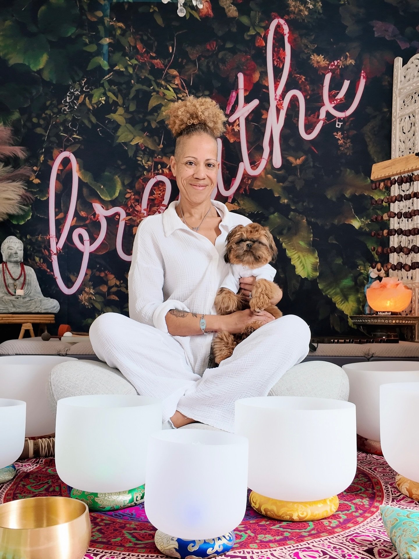 🚨🐾 NEW TEAM MEMBER ALERT 🐾🚨

Vibe Tribe&hellip; meet Zen 🤍✨
My tiny, fluffy, highly unqualified but emotionally supportive Sound Bath Assistant 😂🎶

His current responsibilities include:
✨ Greeting guests
✨ Looking adorable
✨ Holding the freque