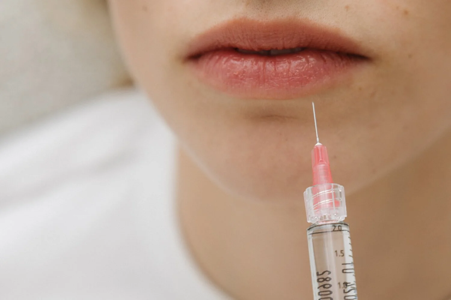 Behandlung mit Hyaluronsäure bei Dr. Tamara Arnoldner in Wien