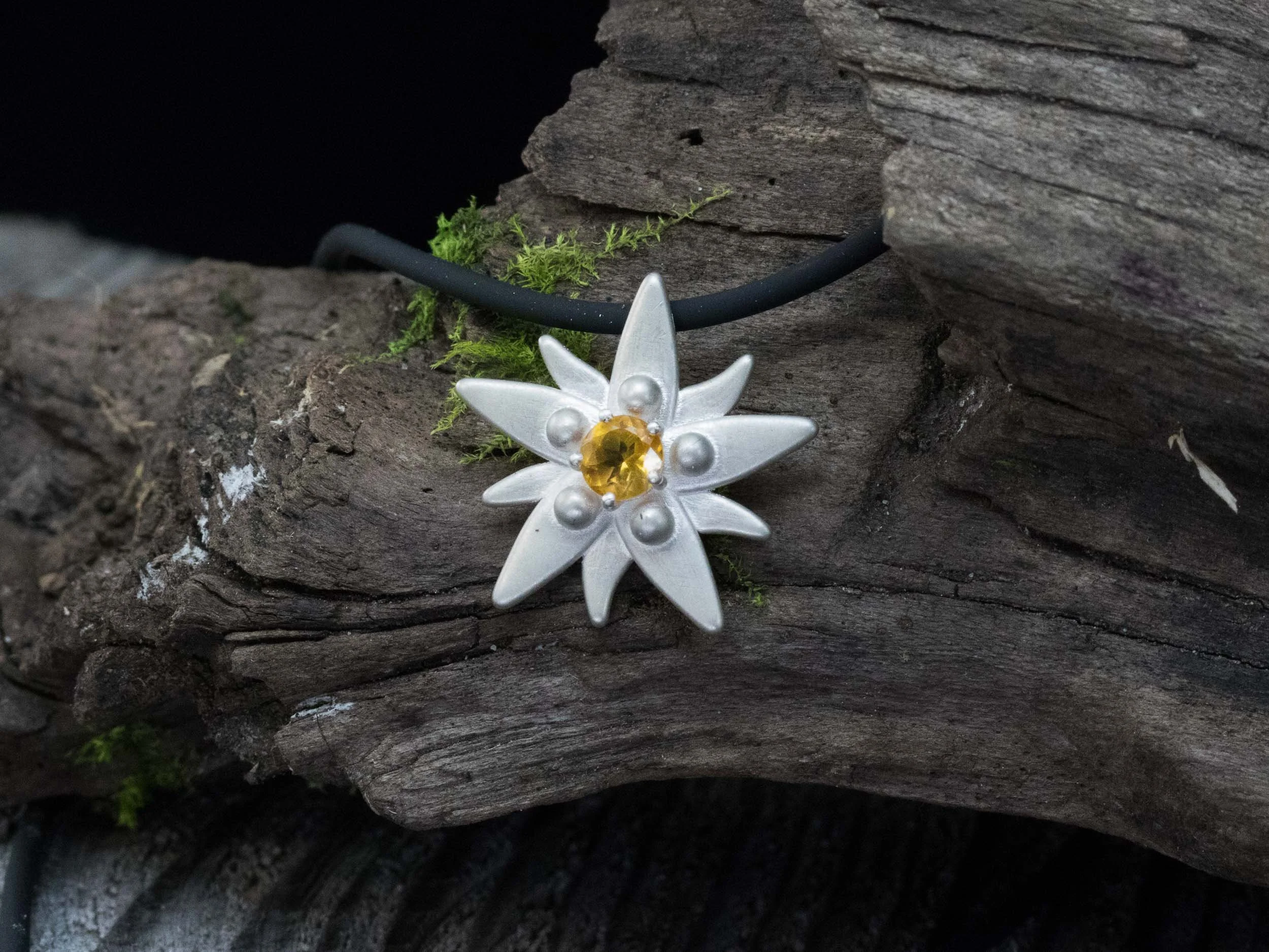 Collier Argent – Edelweiss & Cubic Zirconia