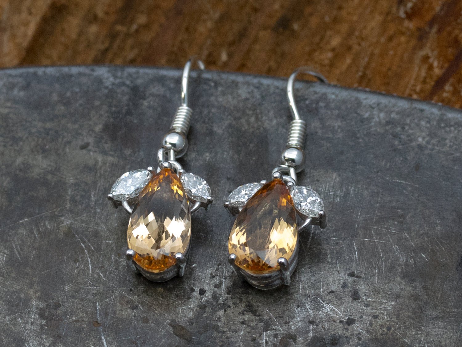 boucle d'oreilles sur mesure or blanc topaze impérial et diamants