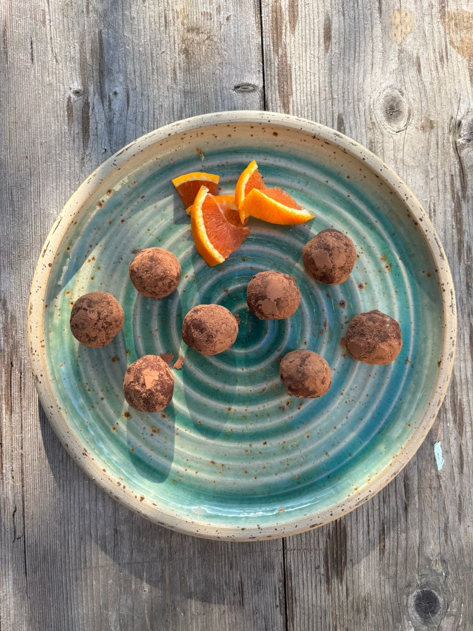 Bon Bon crudisti che fanno bene (con un tocco speciale di arancia fermentata)