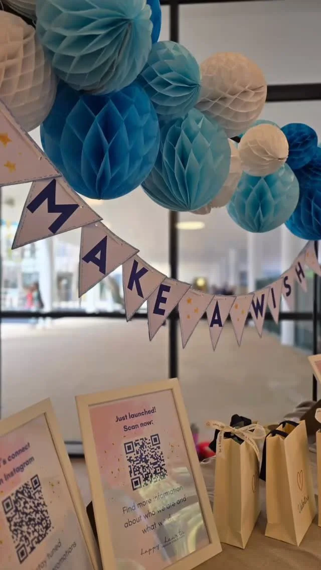 Unsere Pocket Hugs waren diese Woche als kleine Wunscherfüller unterwegs! 🫶 Zum Schulstart haben wir sie an die Kinder verteilt – damit jedes Kind ein Stück Mut, Geborgenheit und Zauberkraft mit in die Schule nehmen kann. 💫
Denn man