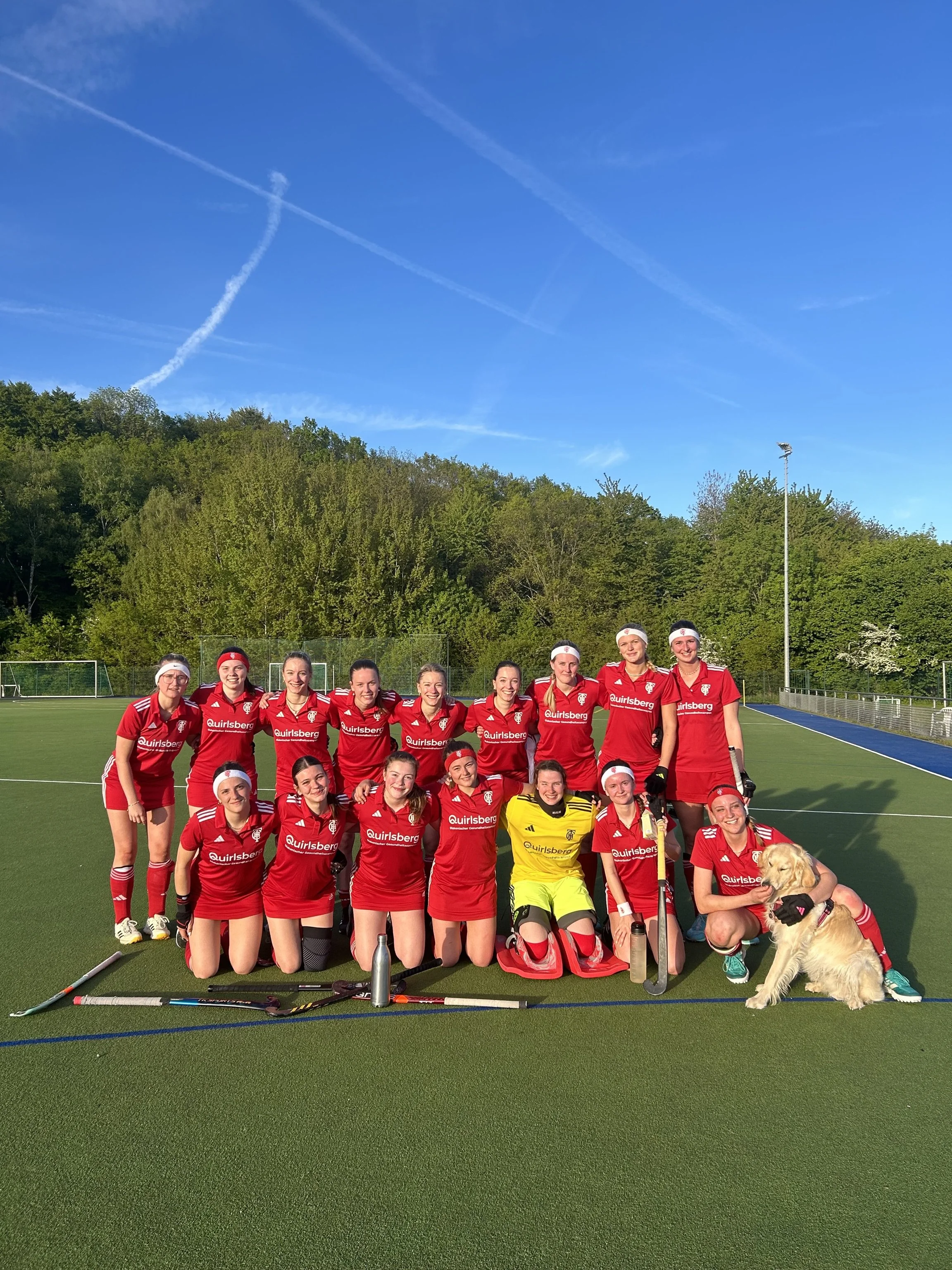 1. Damen mit ausgeglichenem Spiel