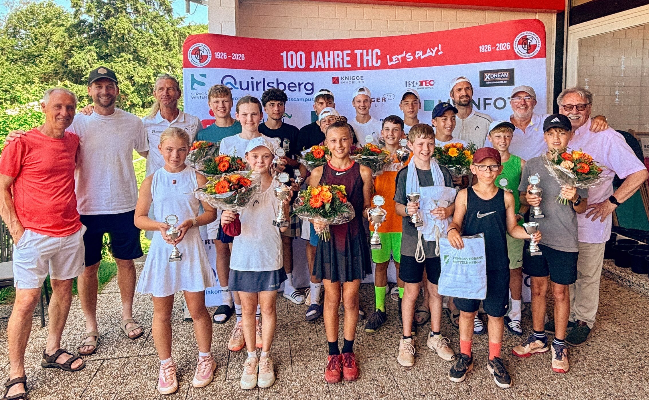 Die Sonne meinte es zu gut mit uns bei den Jugend-Verbandsmeisterschaften des @tennisverband_mittelrhein beim @thc_rot_weiss. Toll, dass alle Teilnehmer nicht nur durchgehalten, sondern traumhaftes Tennis geliefert haben. 🔥 Gl&uuml;ckwunsch an die S