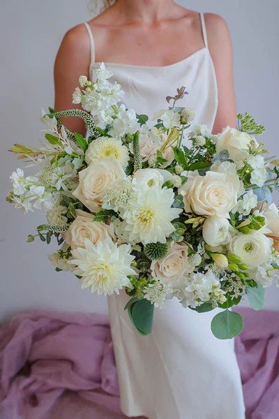 white_bridal_bouquet_ottawa_86cb5aa8-d076-4aab-853c-9f2dec884574_400x.jpeg