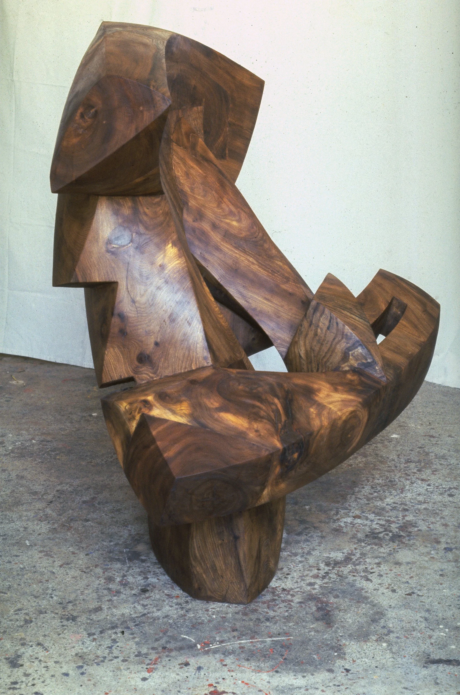 Primo Olmo. Elm wood. 68' high. 1977.
