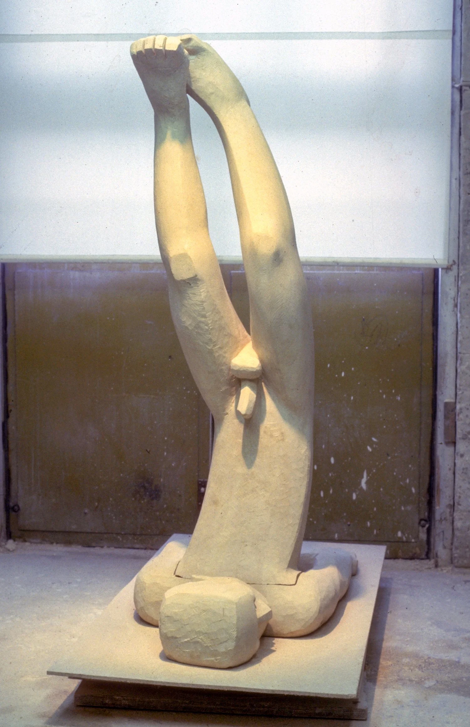 Stone Rise East. Ancaster Stone. 73' high. 1985.