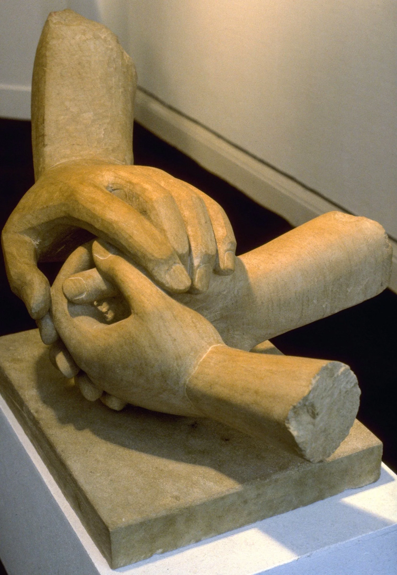 3 Hands (King and Queen) II. Ancaster Stone.
18' long. 1982 - Private Collection.