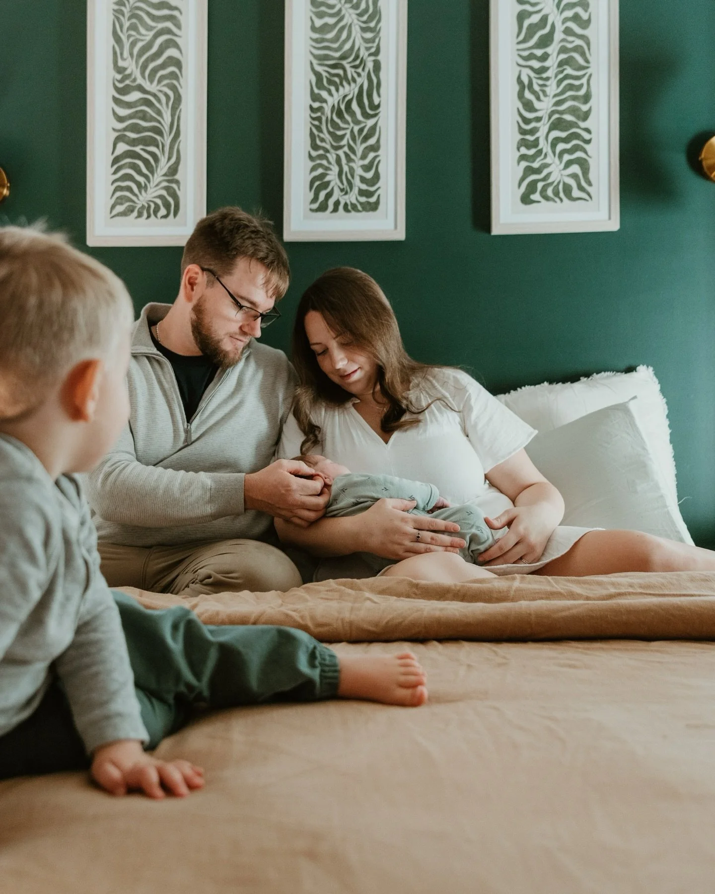 In-home newborn sessions are my FAVORITE way to capture your growing family. Everyone is most comfortable in their own home and space, especially in those first few weeks, and it&rsquo;s easier on littles too. Big brother was so excited to show all o