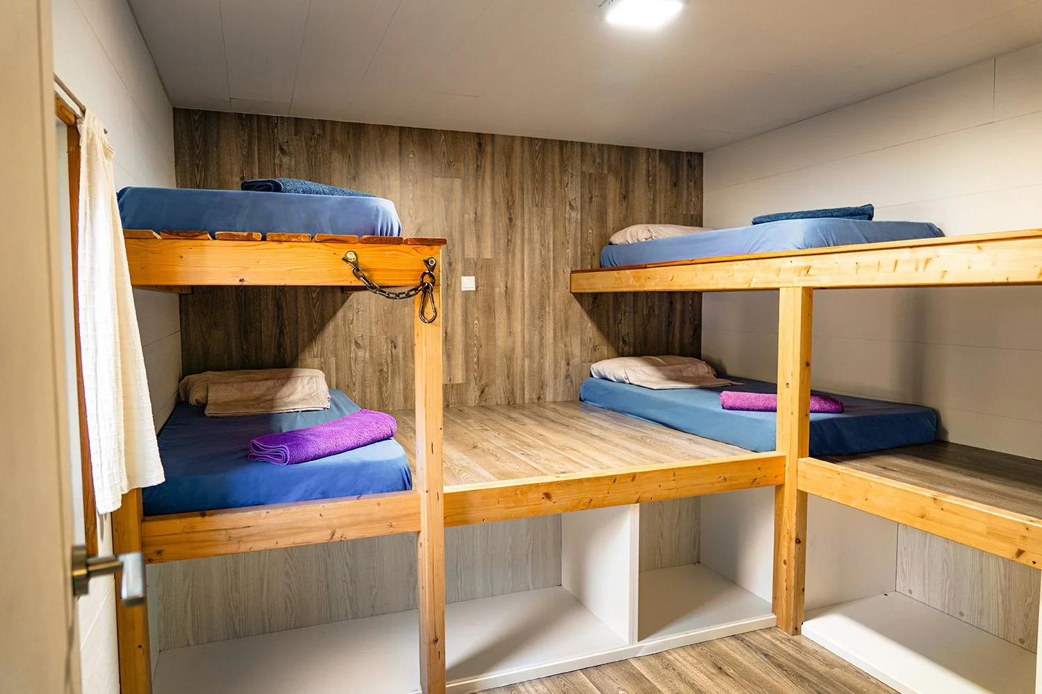Rock Climbing House Apartment - Bedroom Single Beds