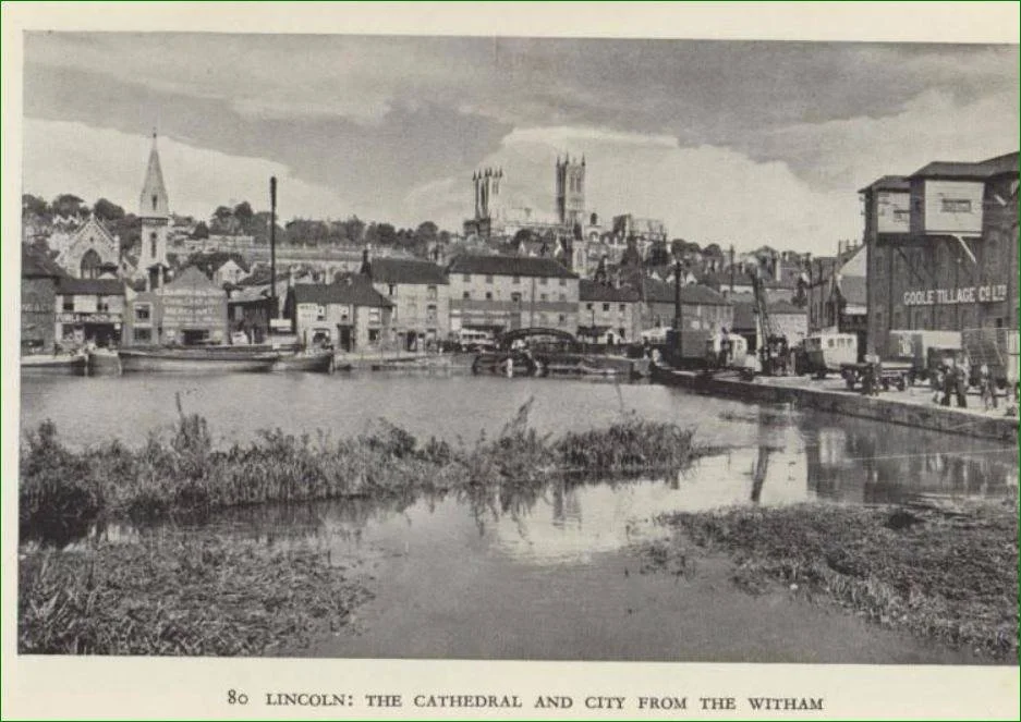 Old Postcard showing the Brayford. 