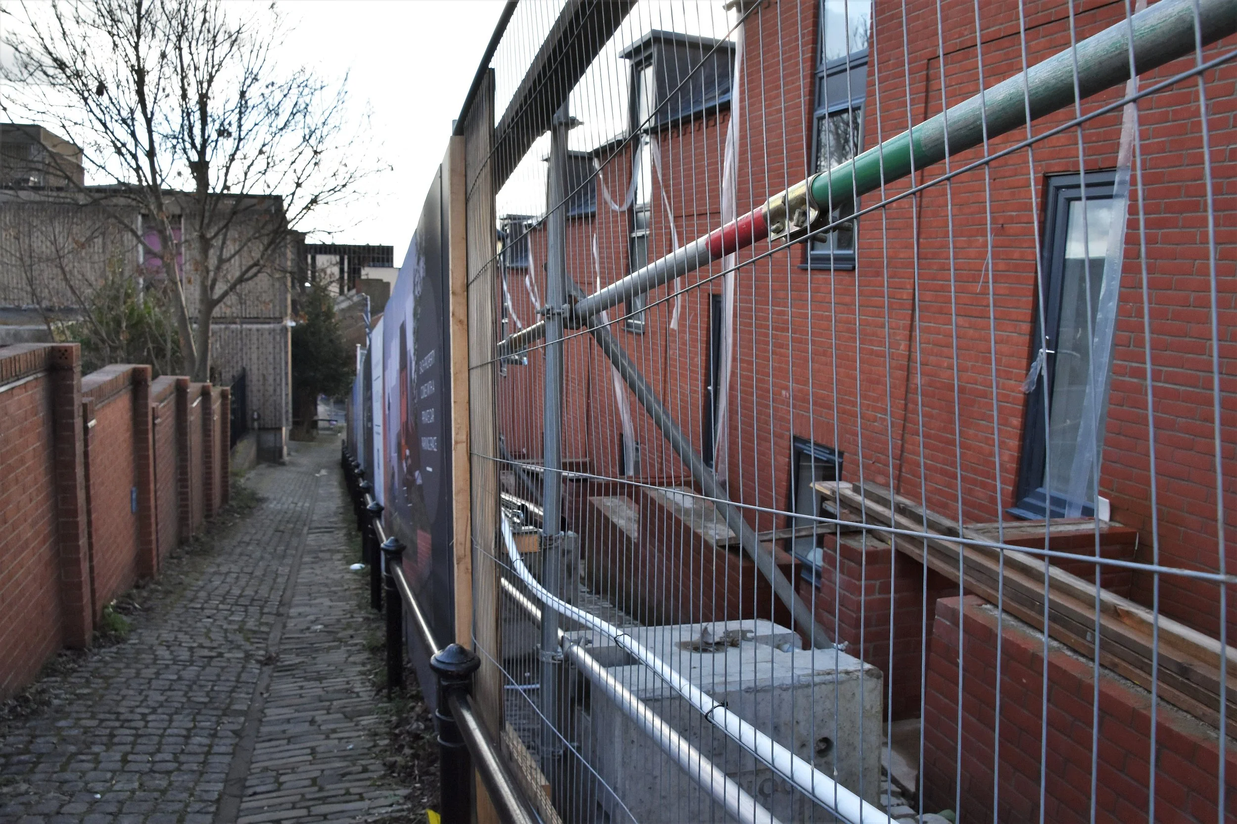 Bailgate Mount under construction. 