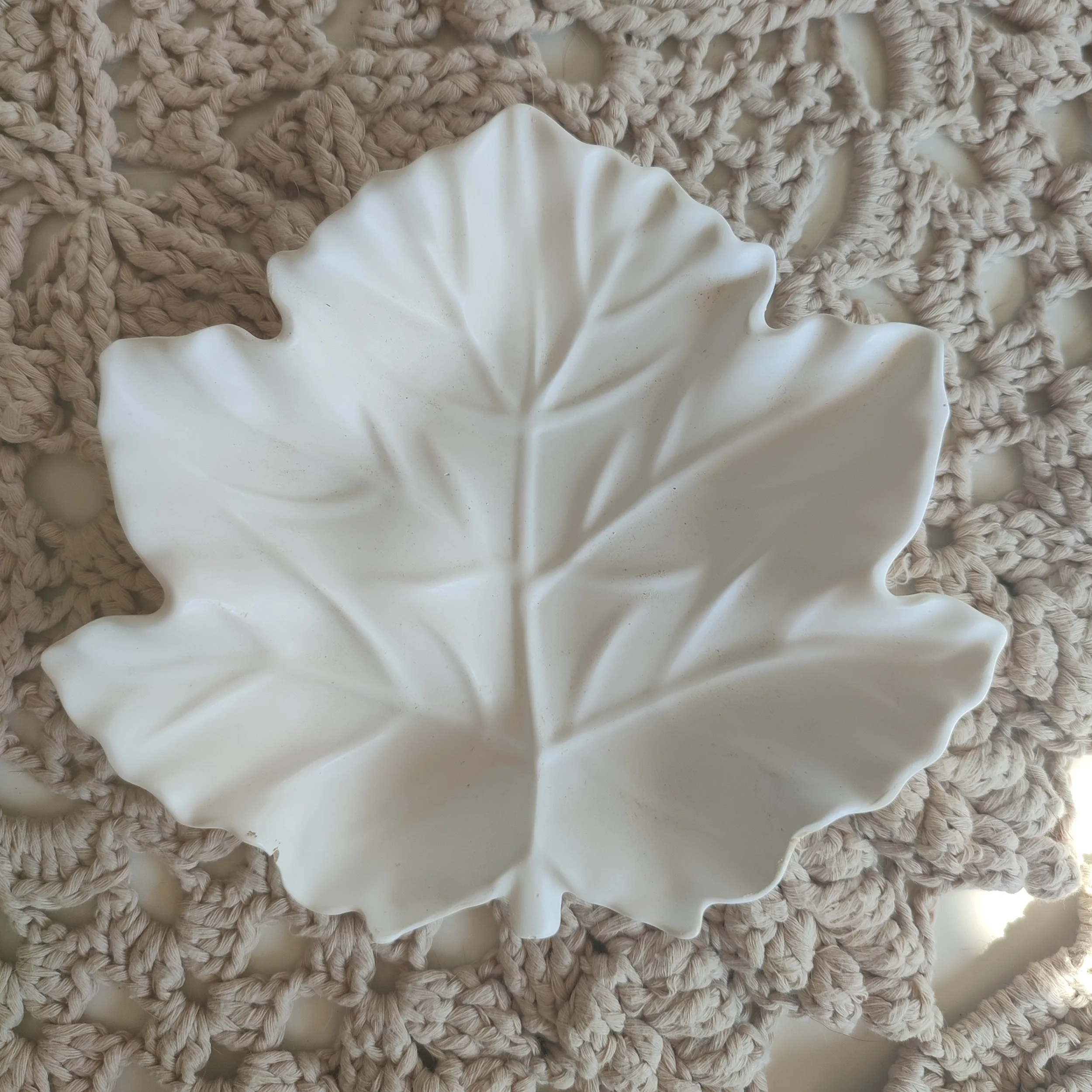 HOJA BEIGE 1.jpg