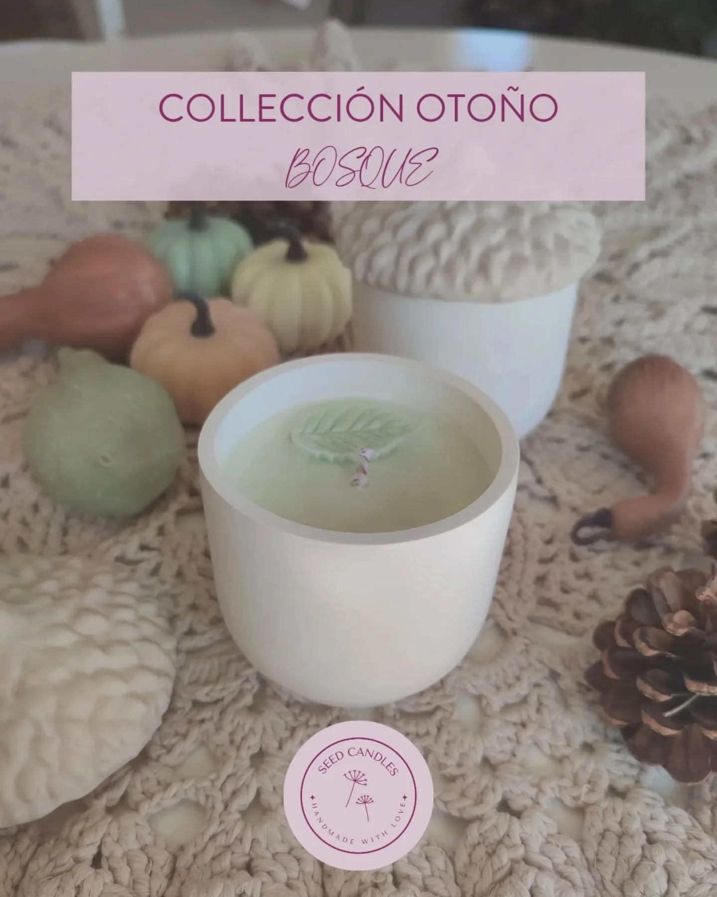 🍂🌲 Descubre el susurro del bosque en otoño con nuestra vela Bosque, una pieza artesanal en forma de bellota que encierra la esencia misma de la estación.
Su aroma te invita a una experiencia sensorial que celebra la el