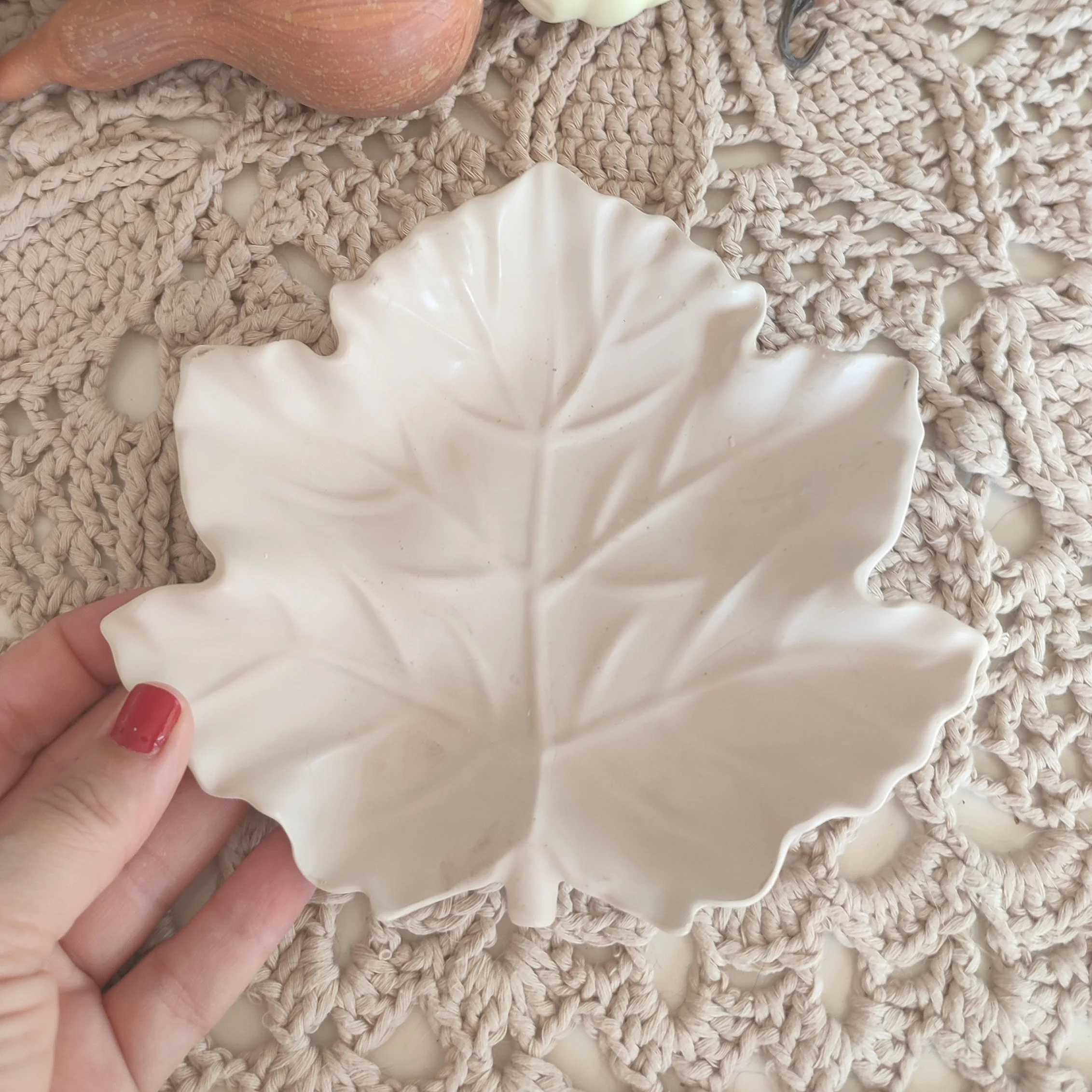 HOJA BEIGE 2.jpg