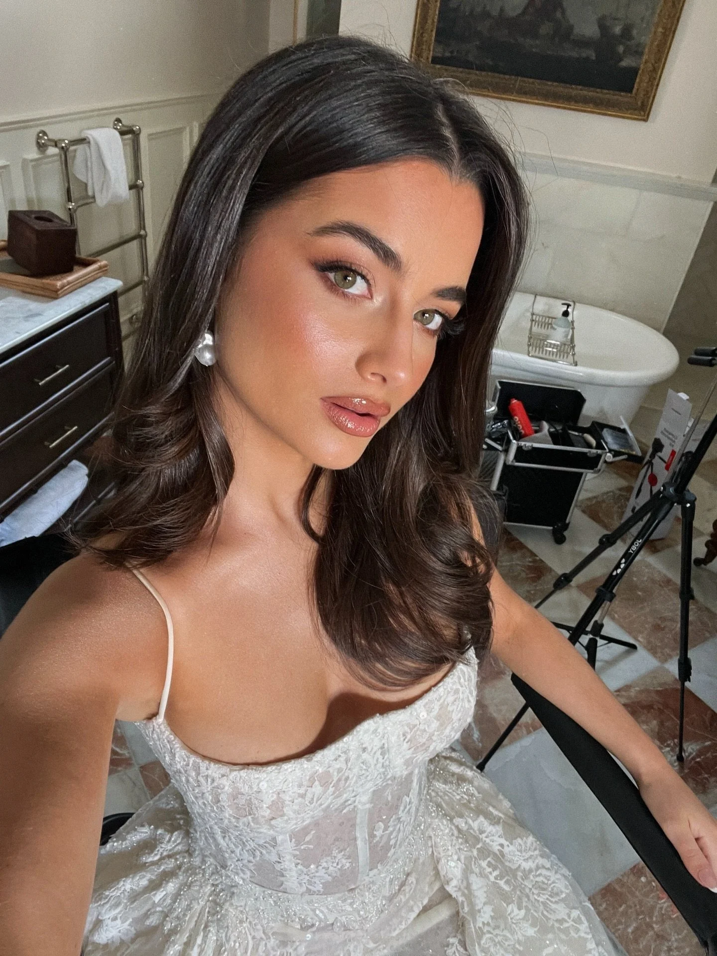 set selfie 🎞️
.
.
.
backstage on a bridal campaign in the outskirts of Edinburgh; grateful work leads me to incredible locations and the coolest people! &lt;3
.
MUA @brookeliliasmakeup 
Hair @rosheenwarnockbridalhair 
Dress: @sophiagracecouture 
Con