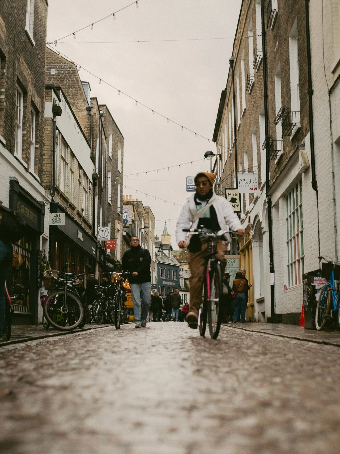Cambridge really is the city of bicycles

- Cambridge, February 2026

#cambridge #streetlife #streetphotography #streetphotographer bicycles