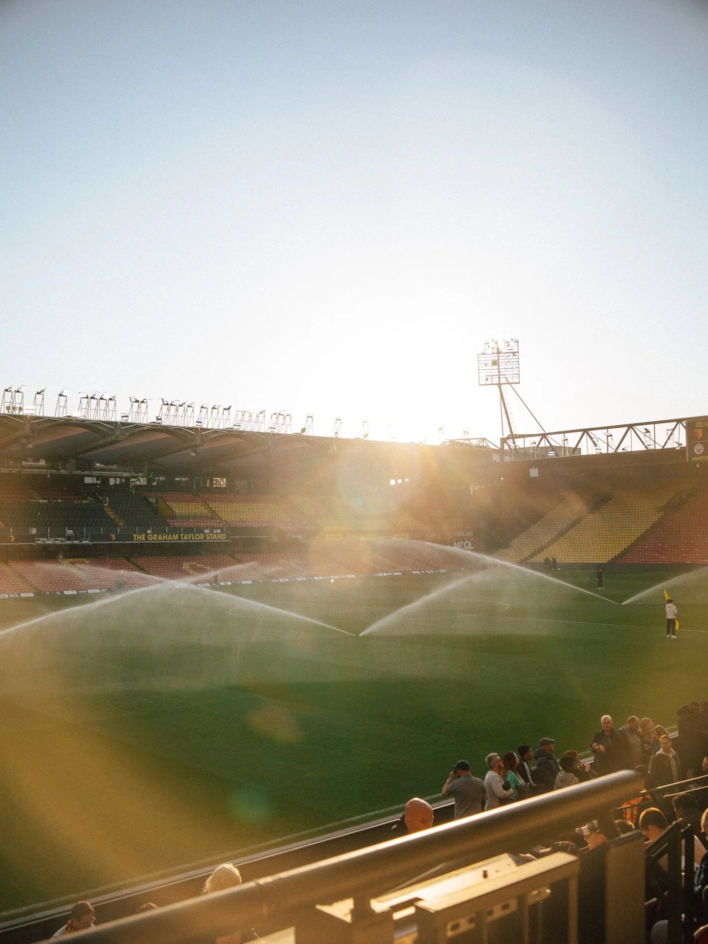 To this day, this is still one of my favourite shots i have ever taken 

- Watford FC, Vicarage Road, 2025

#communityfootball #watfordfc #vicarageroad #streetphotography #streetlife