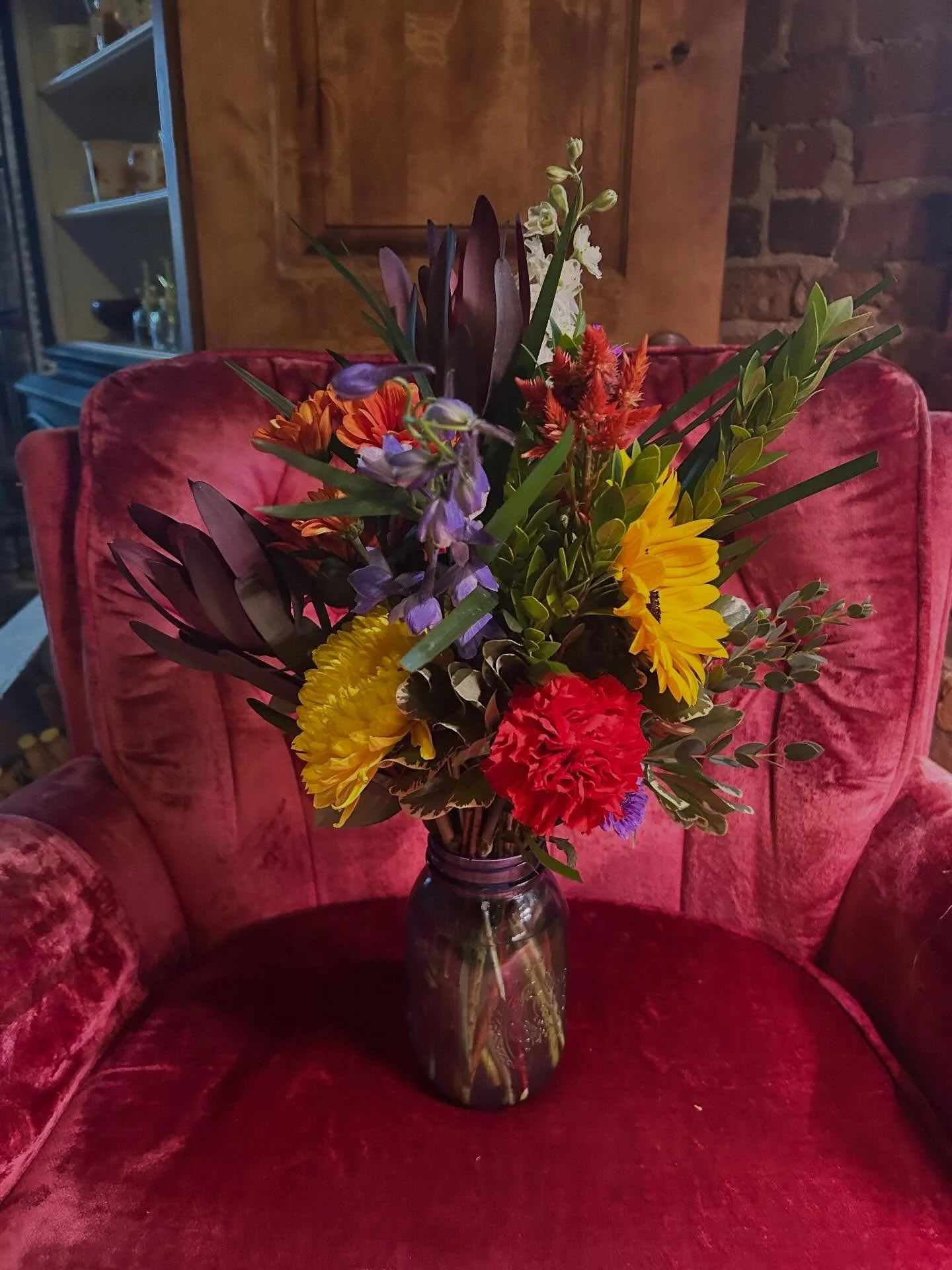 Valentine&rsquo;s Day is this Saturday.  Well Rooted will be open extended hours Friday, Saturday and Sunday 10-5. Pre-order today, Wednesday 2/11. $40 wrapped, $80 vase and $120 vase. Offering Saturday pick up only. Text Jules at 719-221-8679. I wor