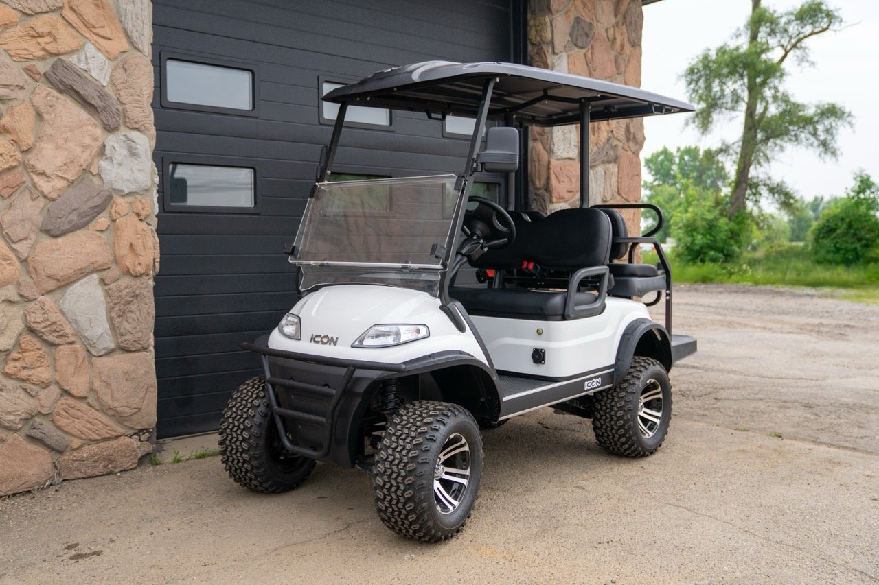 White 2025 Icon i40L Eco golf cart