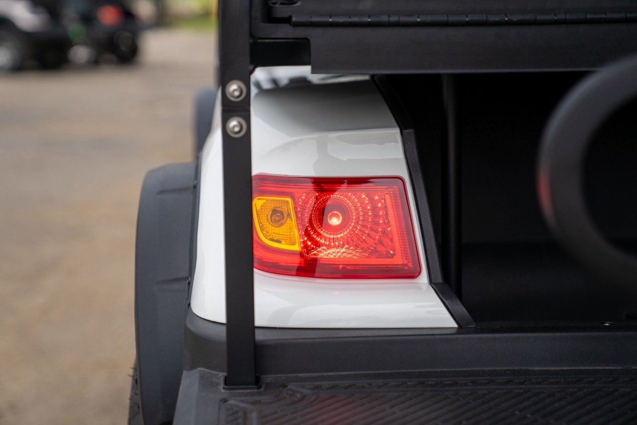 White 2025 Icon i40L Eco golf cart