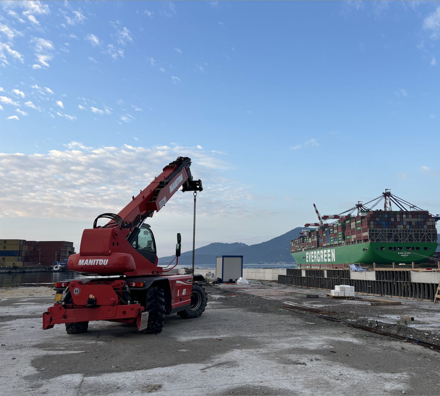 CORPI MORTI_SPEZIA_.png