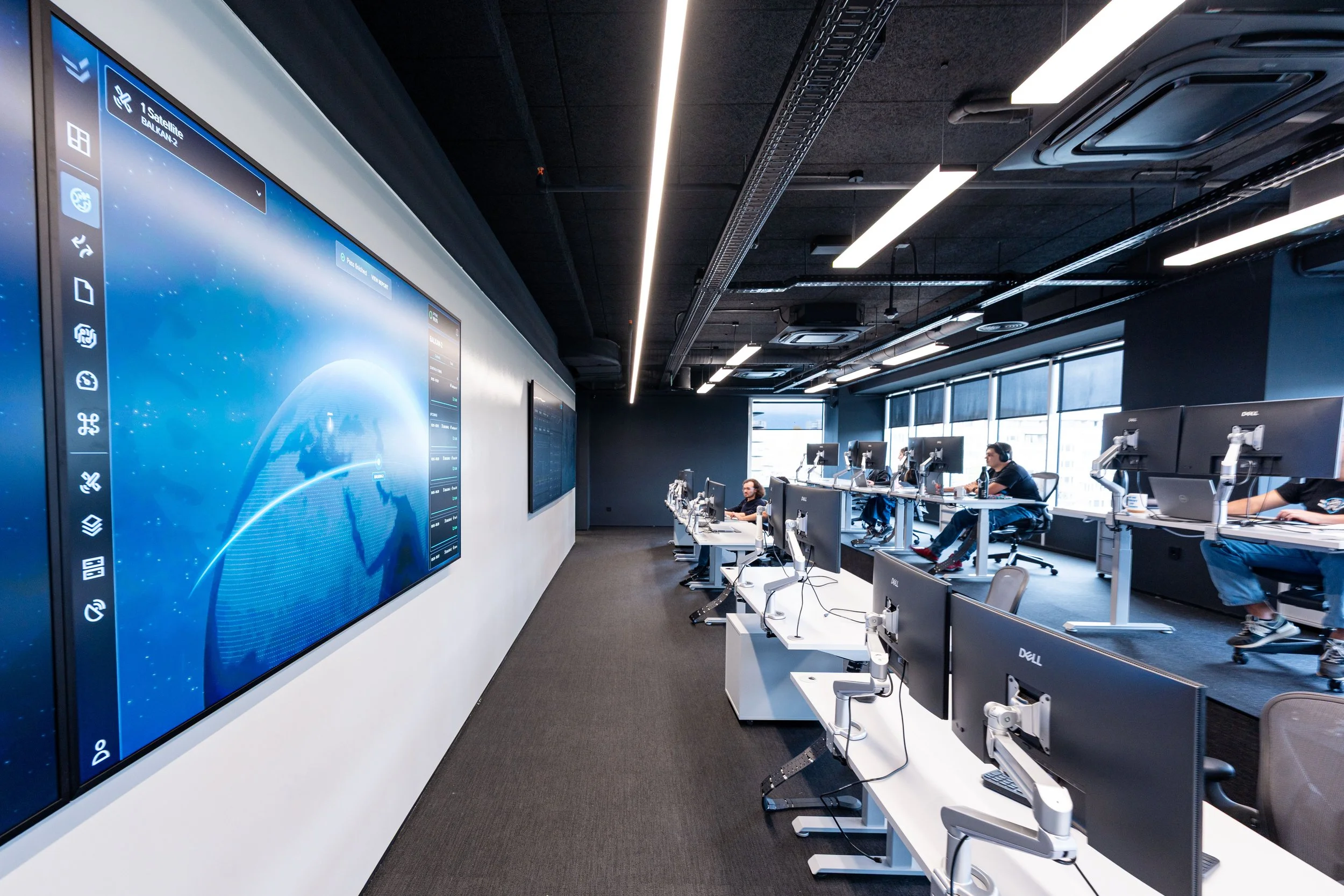 EndurosatOffice_09.jpg