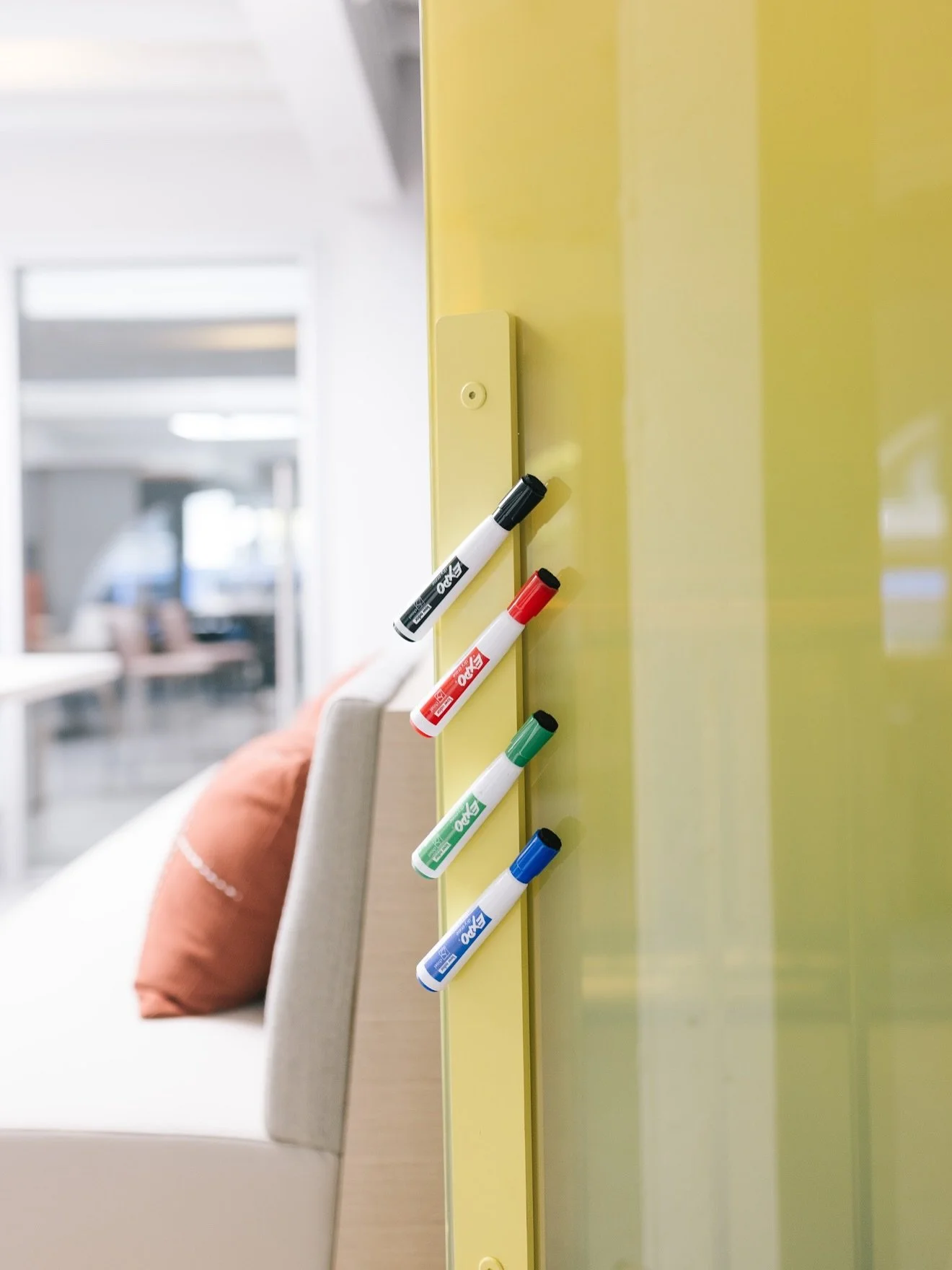 That feeling when you&rsquo;ve checked everything off your task list ✍🏼✔️

The Calyx Mina Mobile Board and Space Creator is designed with elegance in mind for the modern work space. The frameless board is supported by sleek extended feet on each sid