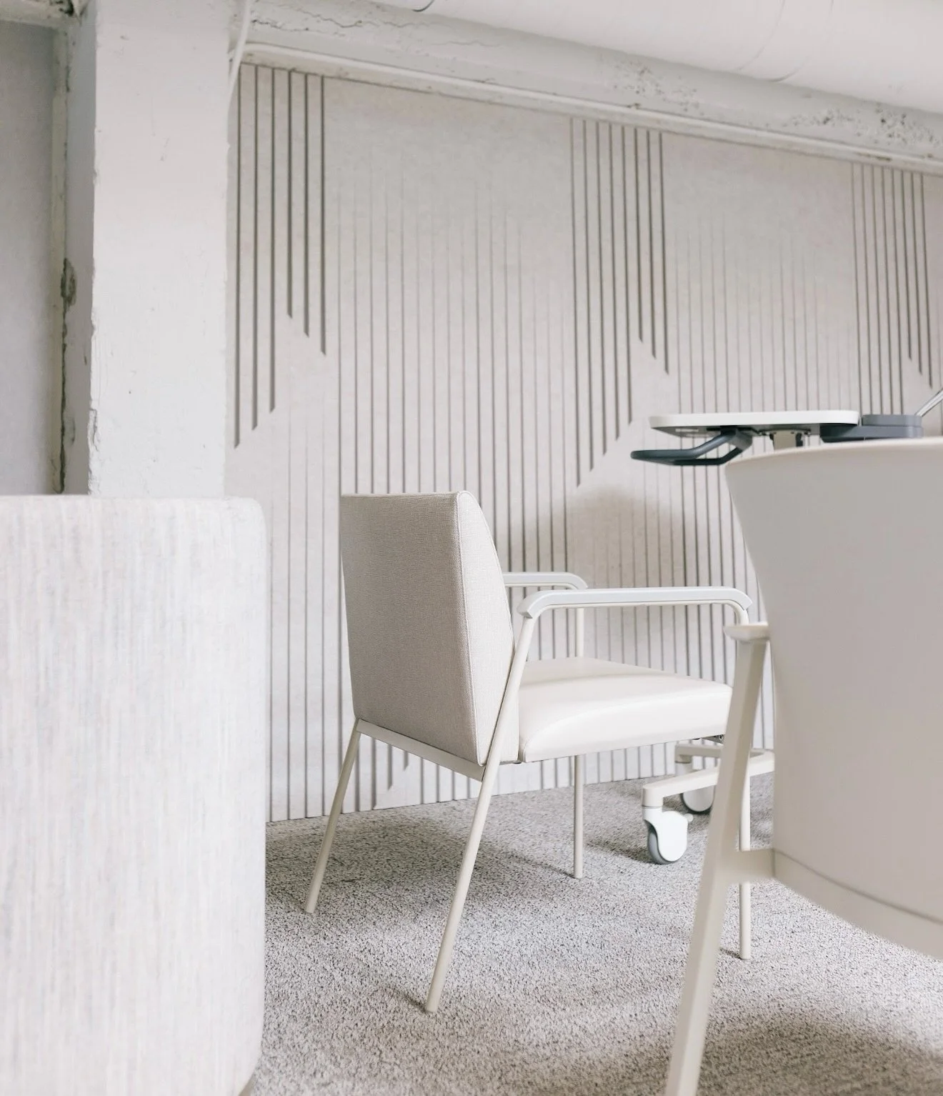 Healthcare Design | Carolina&rsquo;s Rule of Three Chair 🩺

The Rule of Three series takes its name from the ancient belief that whatever energy an object puts out, it is returned threefold. With its distinct arm styles, playful spirit, decidedly mo