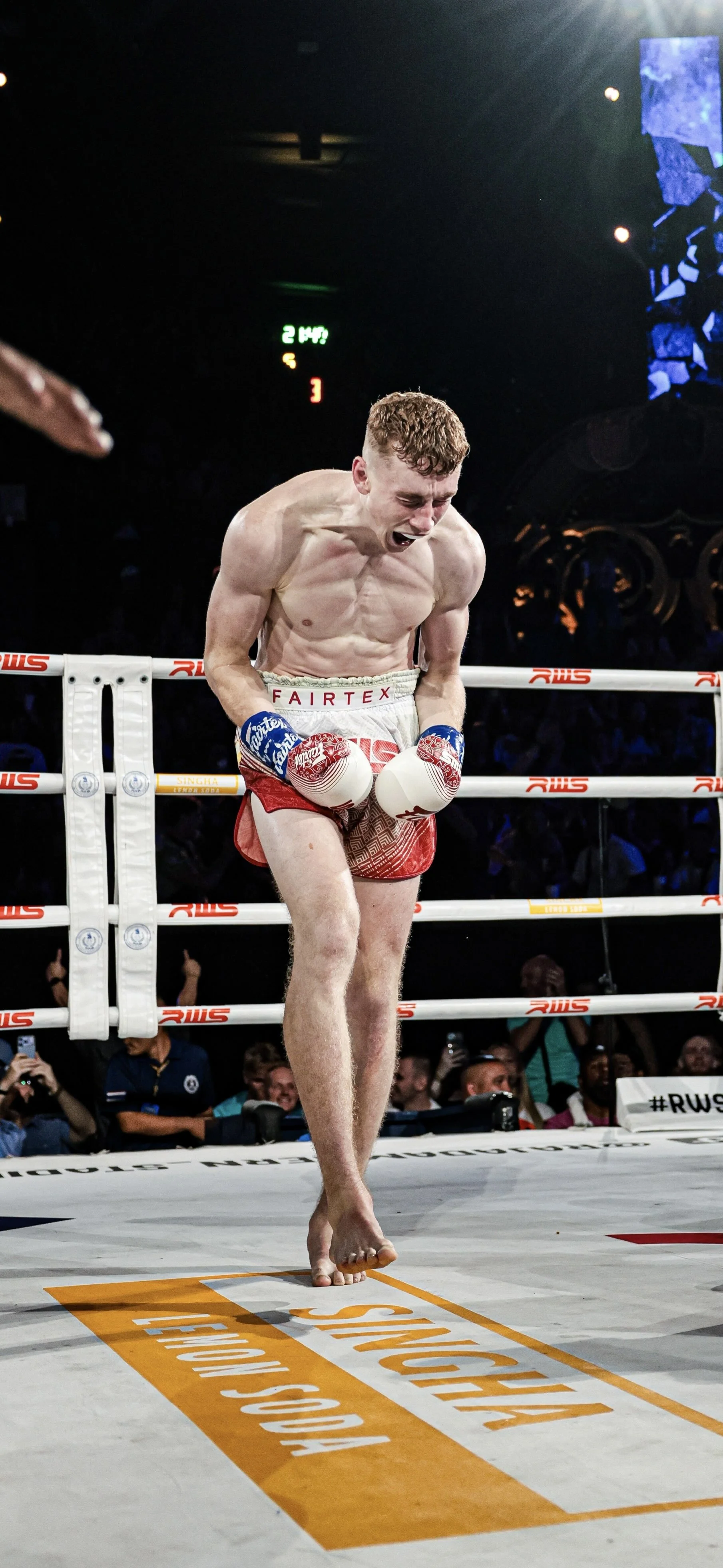 How Athletes Lose Fat Without Losing Strength