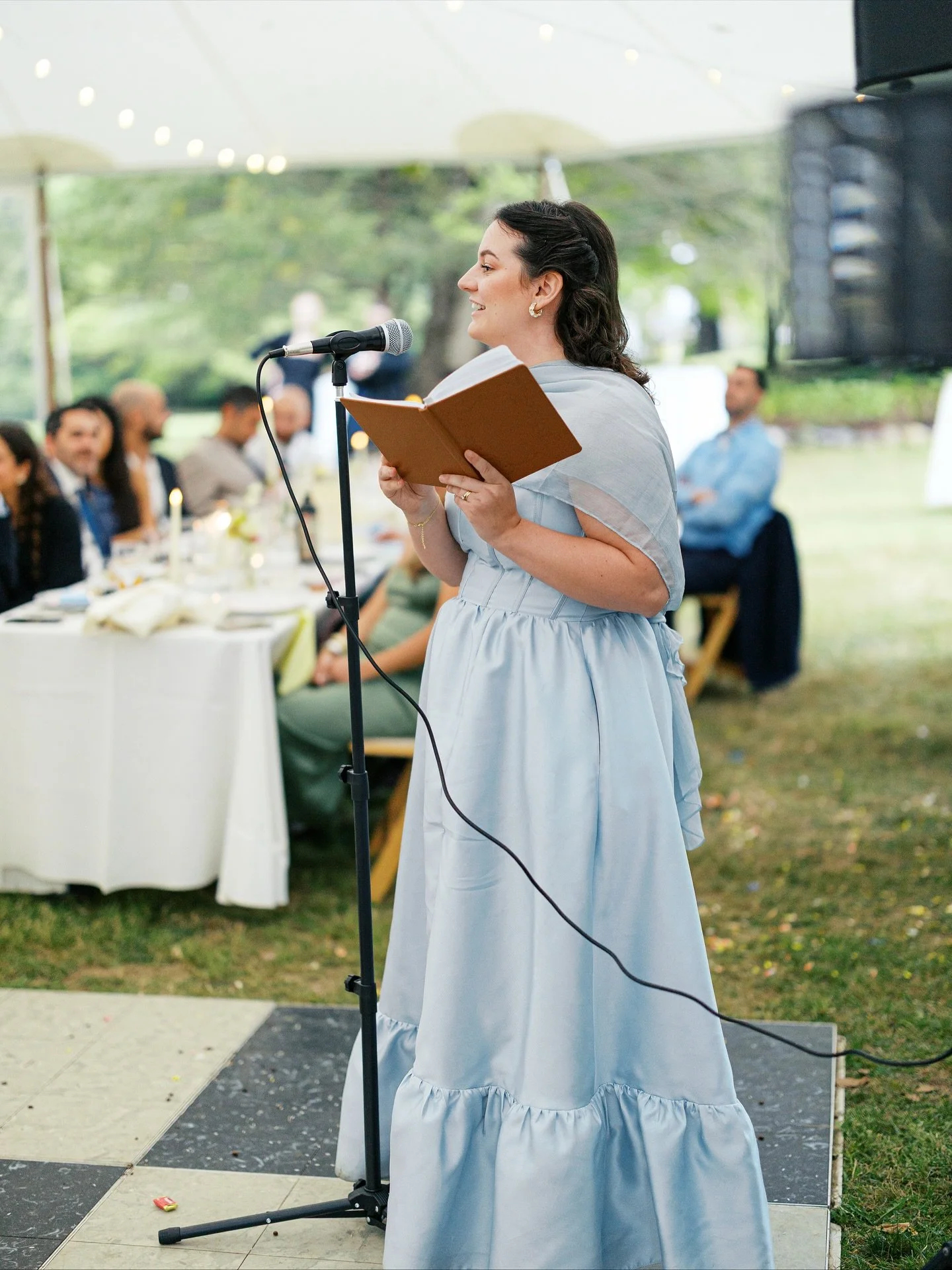 Wedding planning tip from a real planner:
The scariest part of any wedding day?
A toast that never ends.

We&rsquo;ve all been there&hellip;the crowd starts fidgeting, the dinner service is on hold, and everyone&rsquo;s thinking about the bar.

Here&