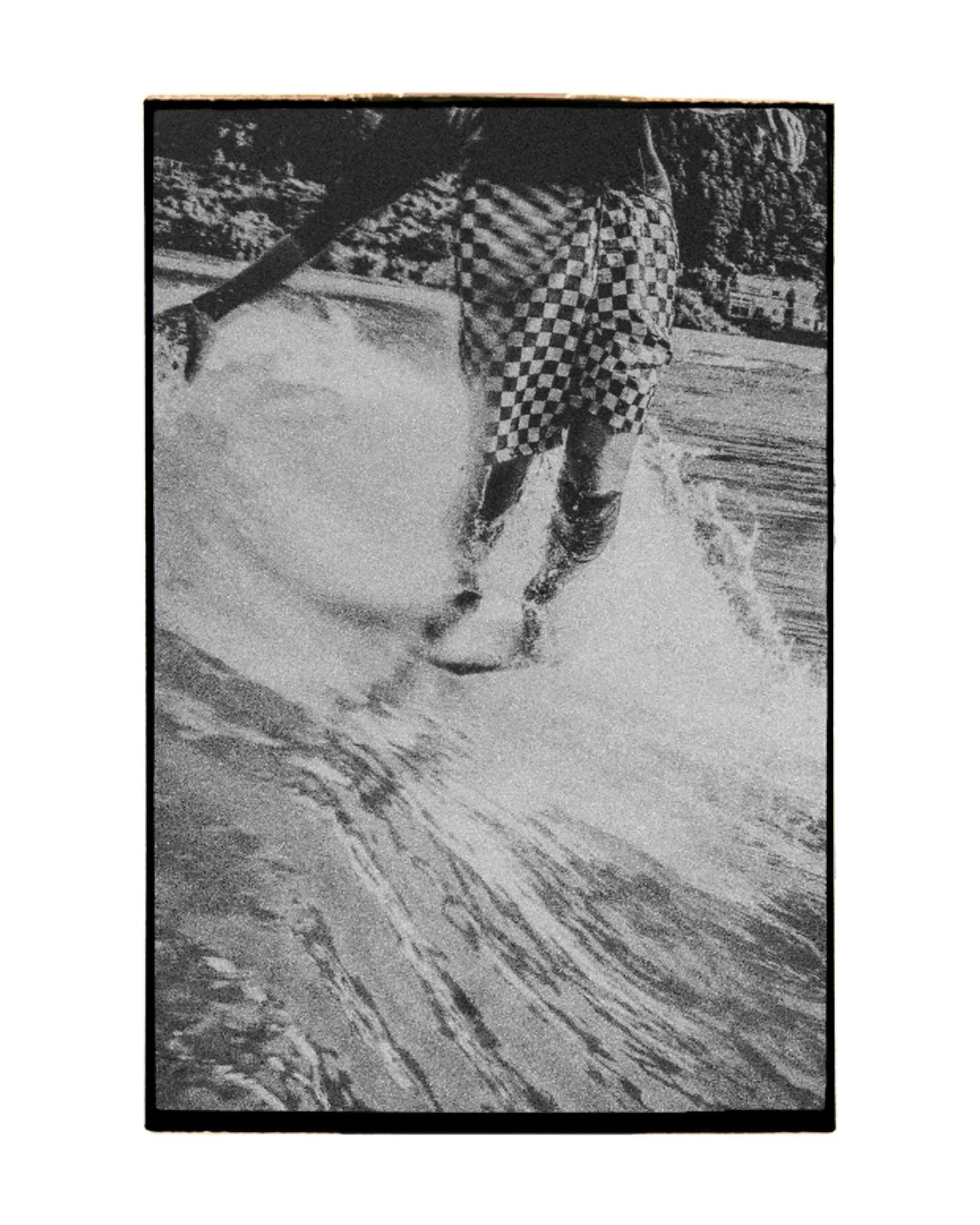 A few more images from Miyazaki than seem to fit together 🖤🤍

@tamronaus 10mm and 150-500mm 
#tracksmag #pacificlongboardermagazine #carvemaglineup #carvemag #longboardsurfing