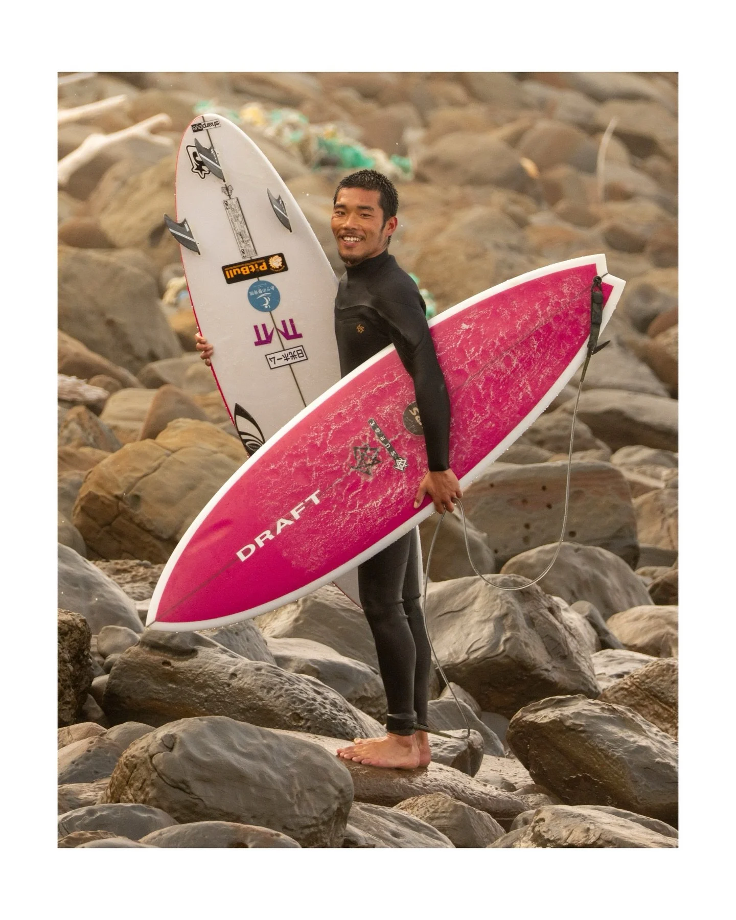 Feels like the flat spell has finally ended.

Hoku and his dad enjoying some swell out front of their house, with Eishin, Tennen, and another friend joining them. At the end, Tennen rescues his friend&rsquo;s board from the rocks.

The sign in the se
