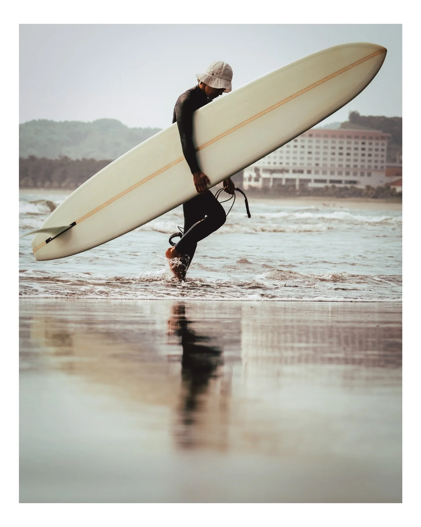 Only one from yesterday&rsquo;s sunny day Kaeda beach. 

 #longboardsurfing
