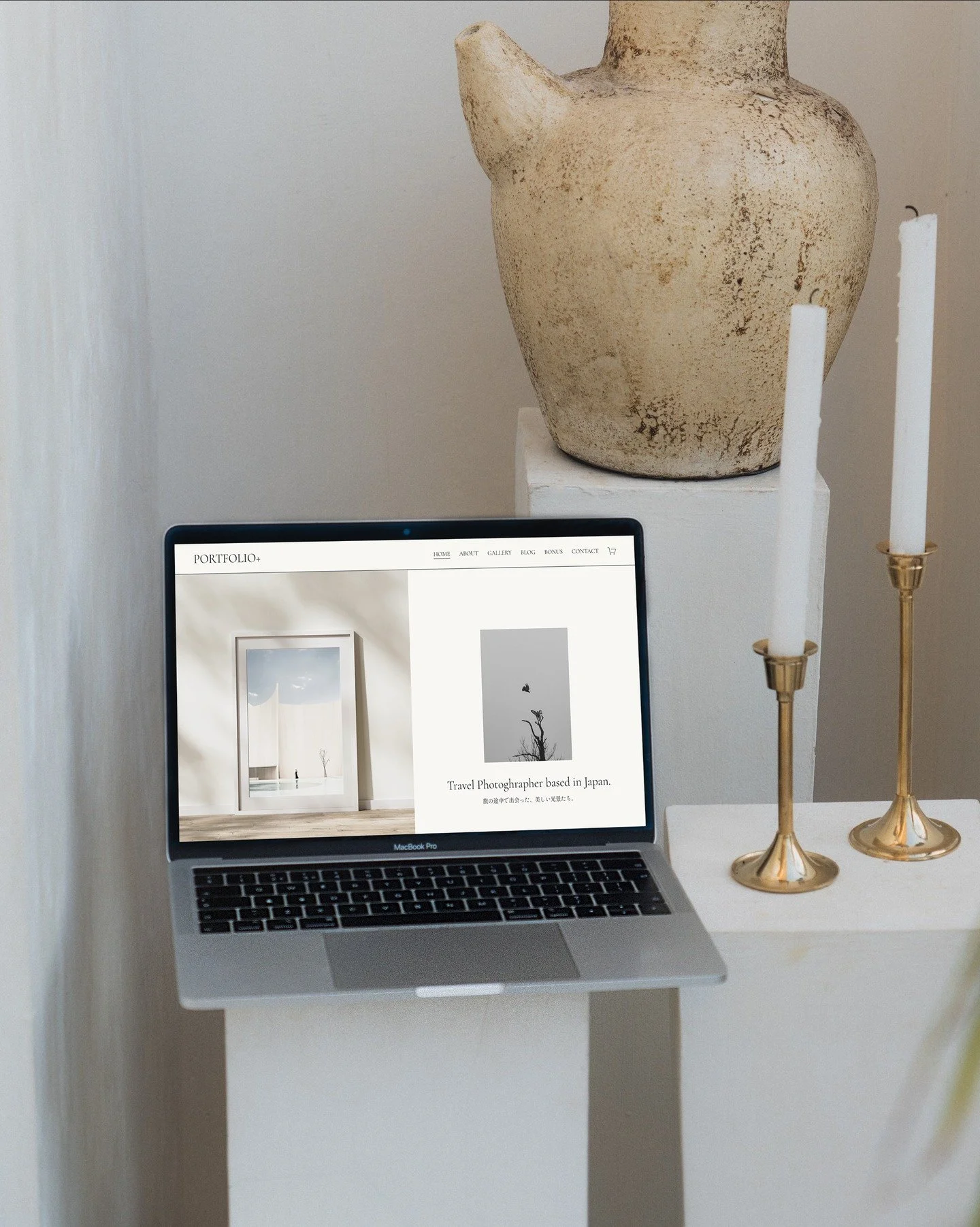 お知らせ🦋

来週、私がデザインした
DIY用ウェブサイトテンプレート 『PORTFOLIO+（plus）』をリリースします！

何ヶ月もかけて構成を練り
細部まで見直しながら試行錯誤を重ね&hellip;
購入くださる方が迷わずWebサイトをDIYできるよう
チュートリアル動画の制作には特に多くの時間を注ぎました。

この第一弾テンプレート『PORTFOLIO+（plus）』は
写真家・アーティスト・クラフト作家の方々向けに設計しています。
プラットフォームはSquarespaceを使用。
