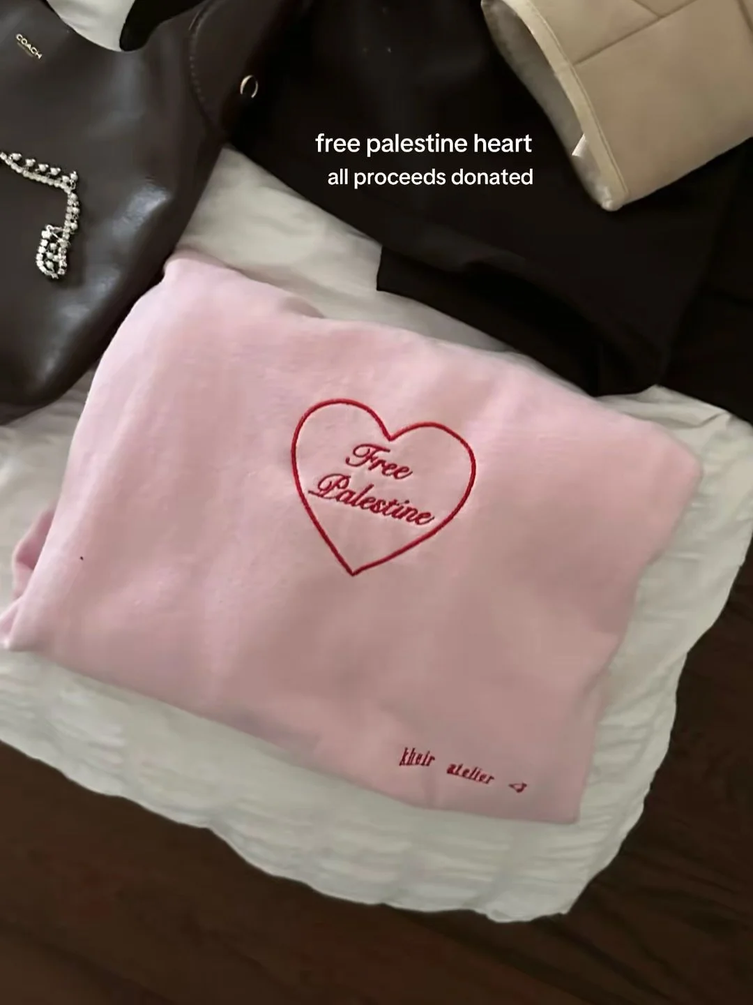 a little bit about each piece <3

#eidgift #ramadan #urduhoodie #arabichoodie #embroidery