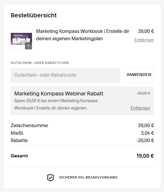 Bestellübersicht mit einem Workbook 'Marketing Kompass Workbook', einem Rabattcode für ein Webinar, Zwischensumme, Mehrwertsteuer, Rabatt und Gesamtbetrag, plus einem Sicherheits-SSL-Symbol.